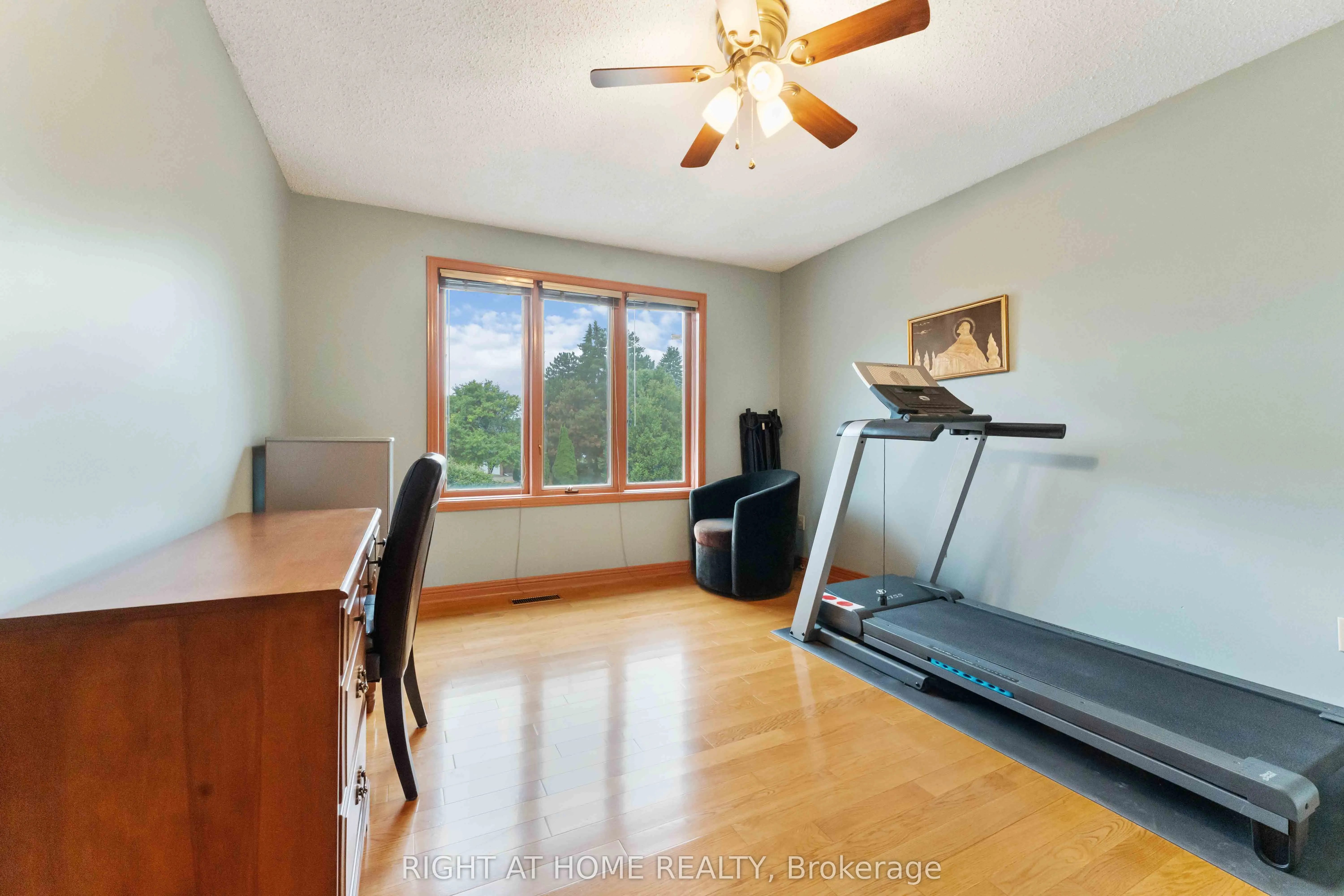 2 Muirfield Gardens