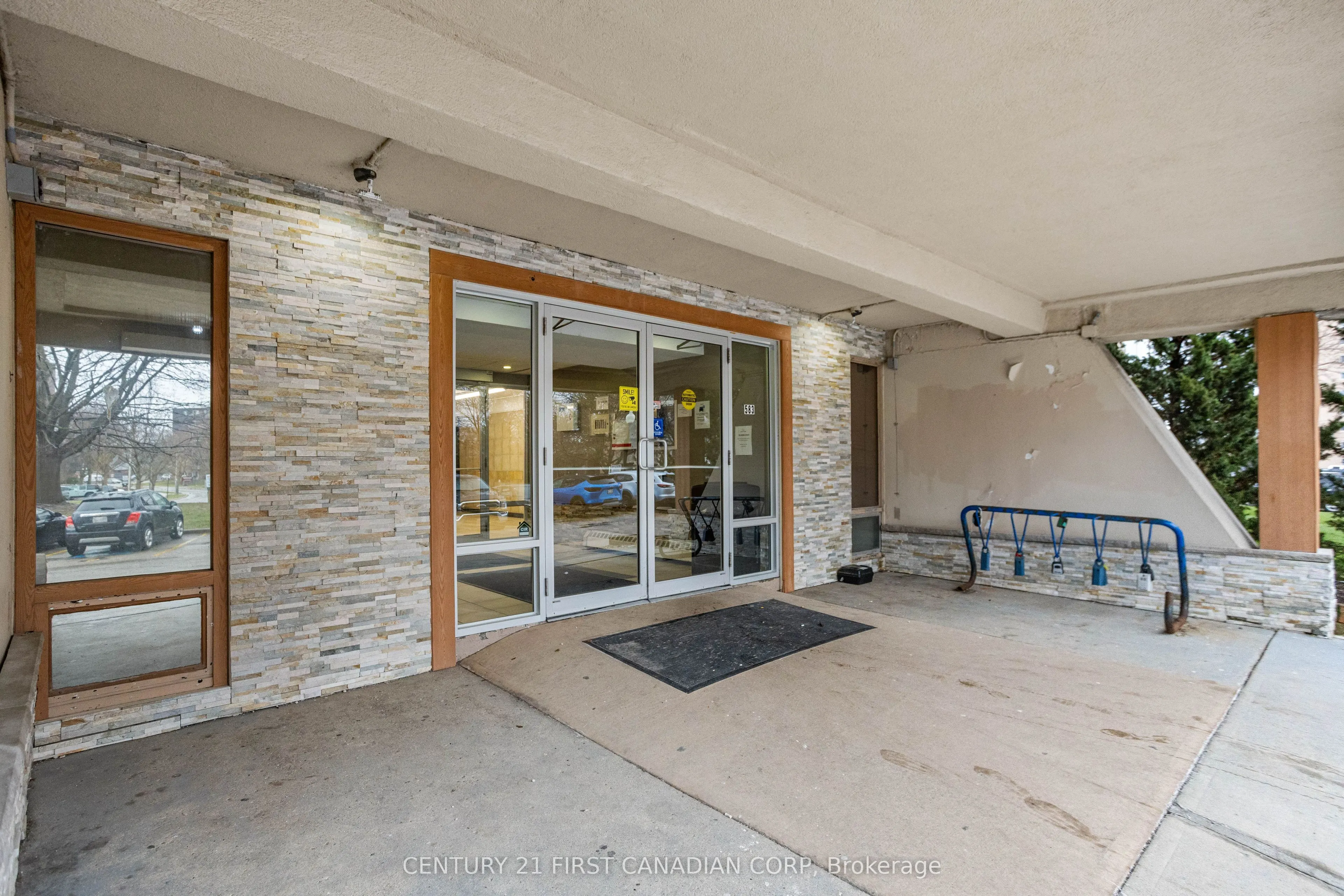 583 Mornington Avenue, #1104