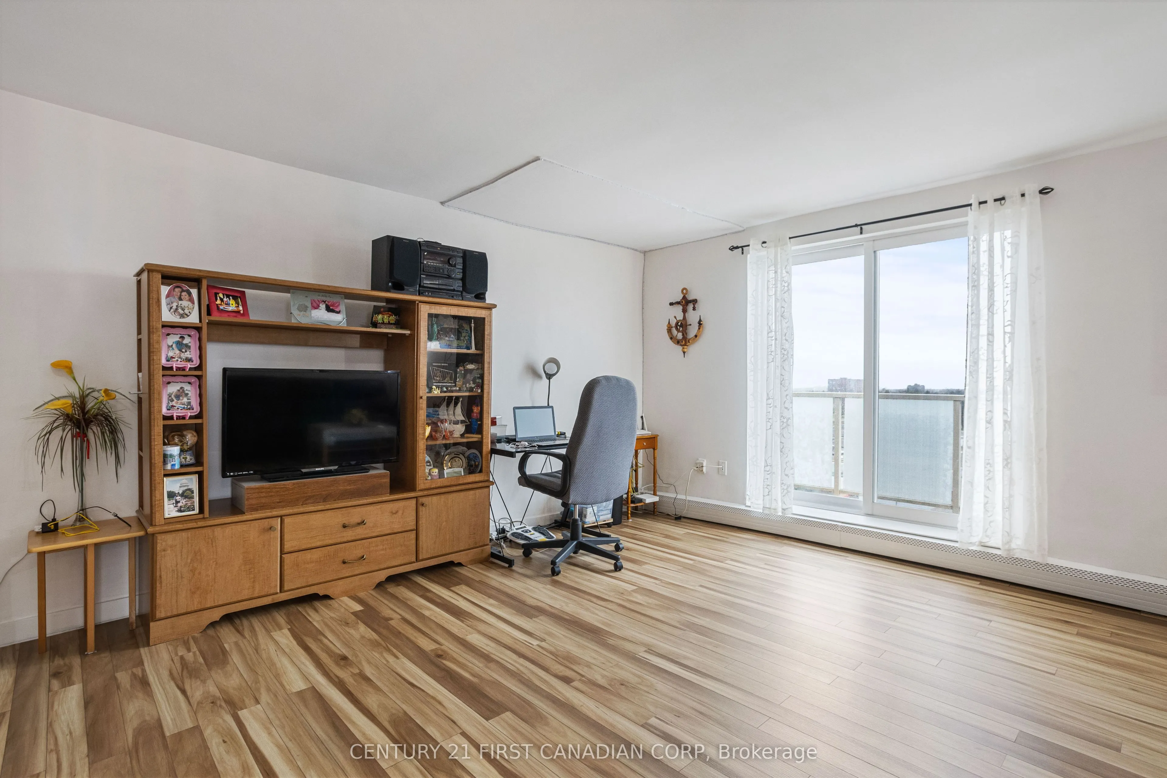 583 Mornington Avenue, #1104