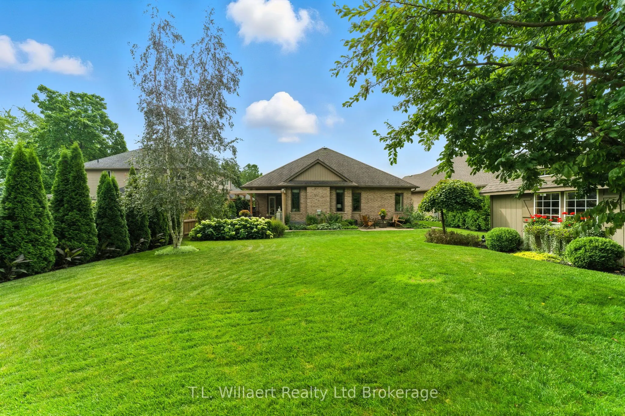 6 Colin Avenue