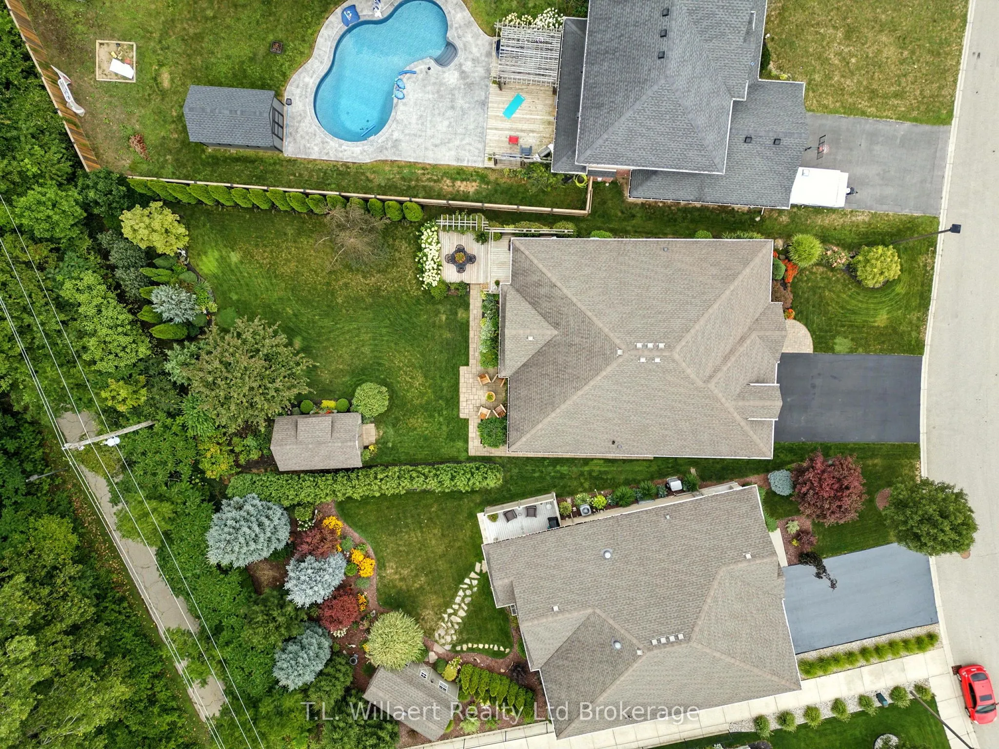 6 Colin Avenue