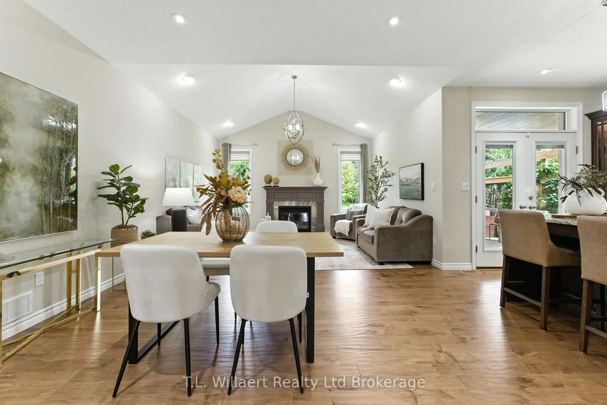 6 Colin Avenue