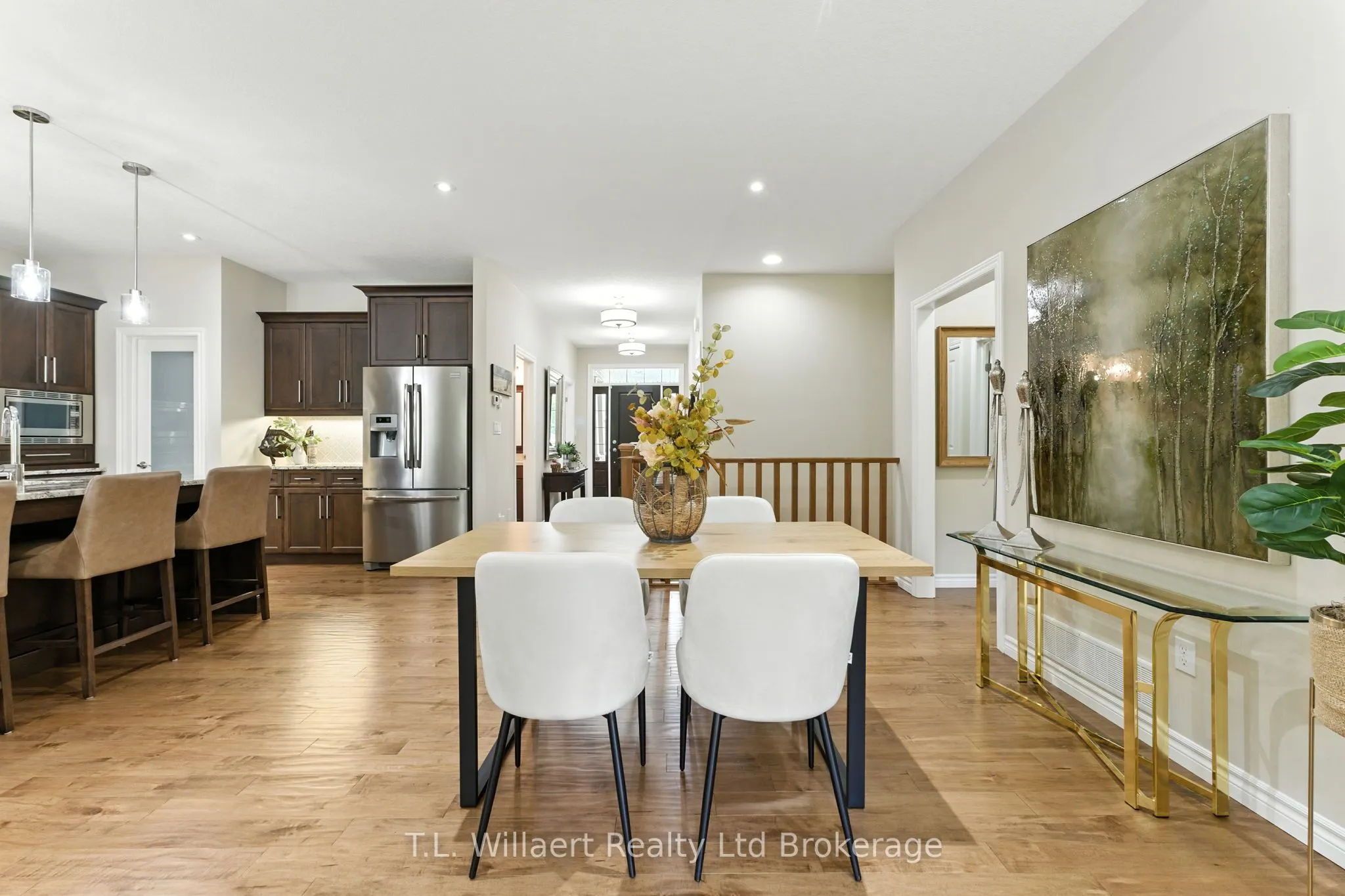 6 Colin Avenue