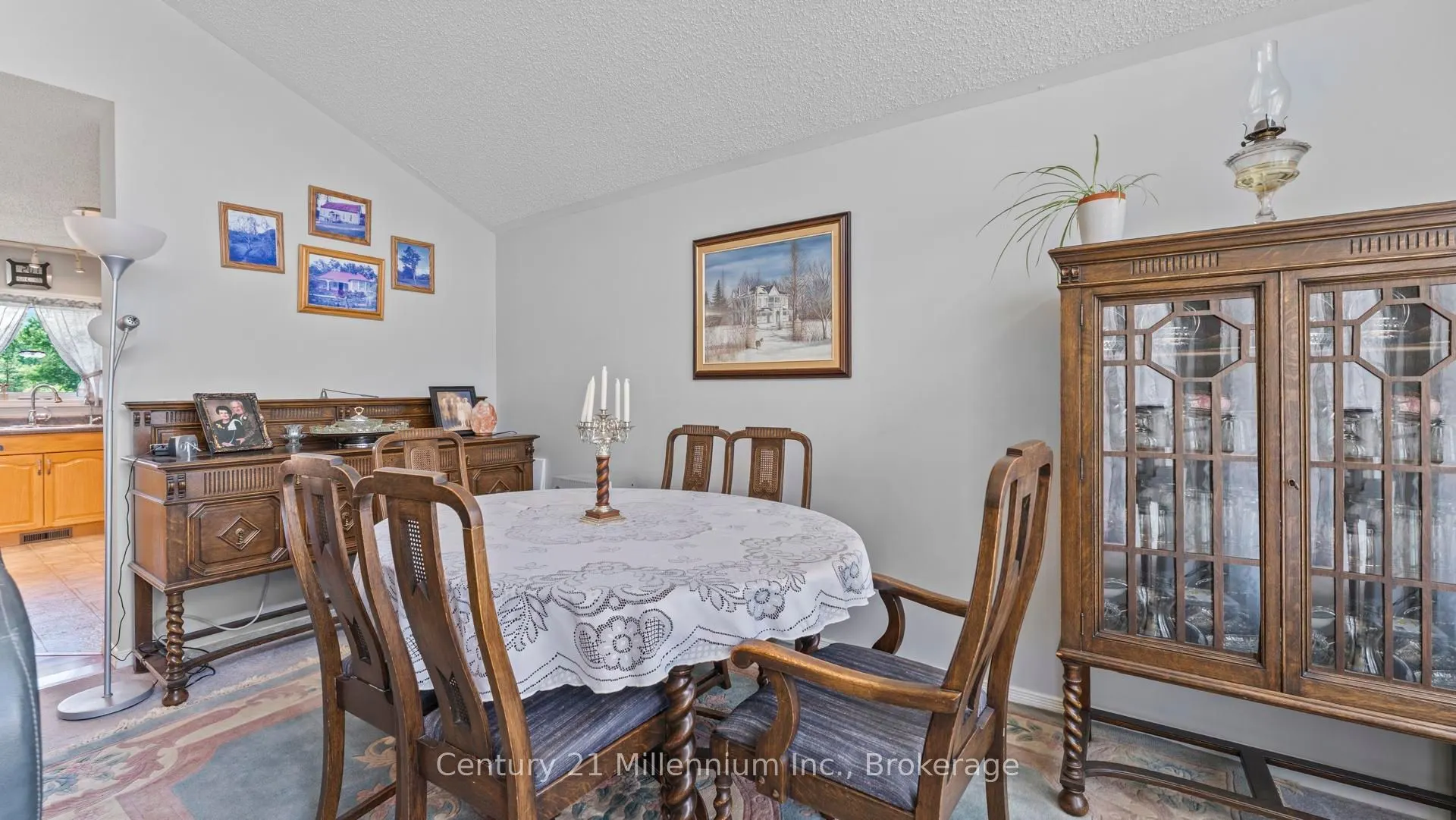 9849 Wellington Rd 3