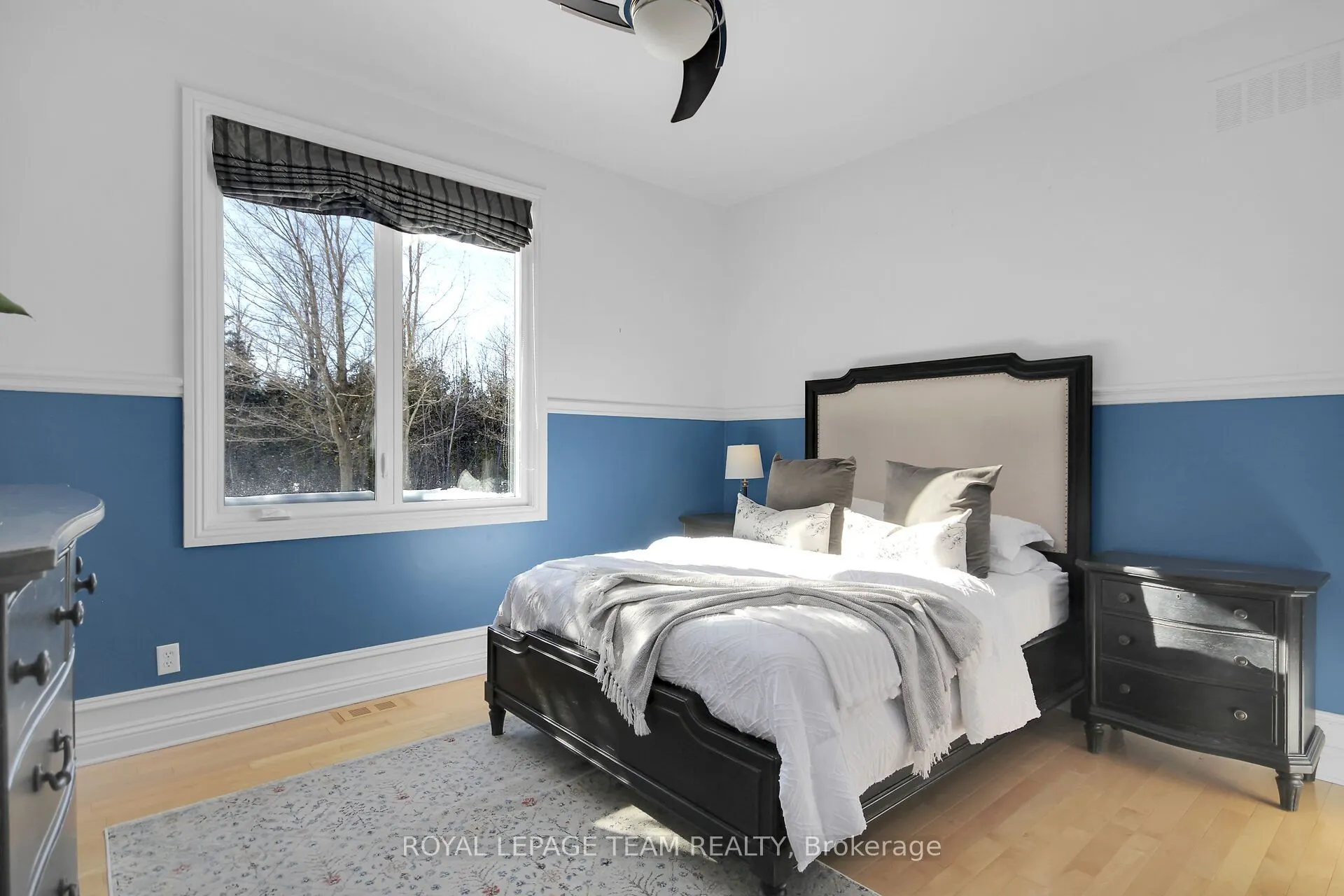 5849 QUEENSCOURT Crescent
