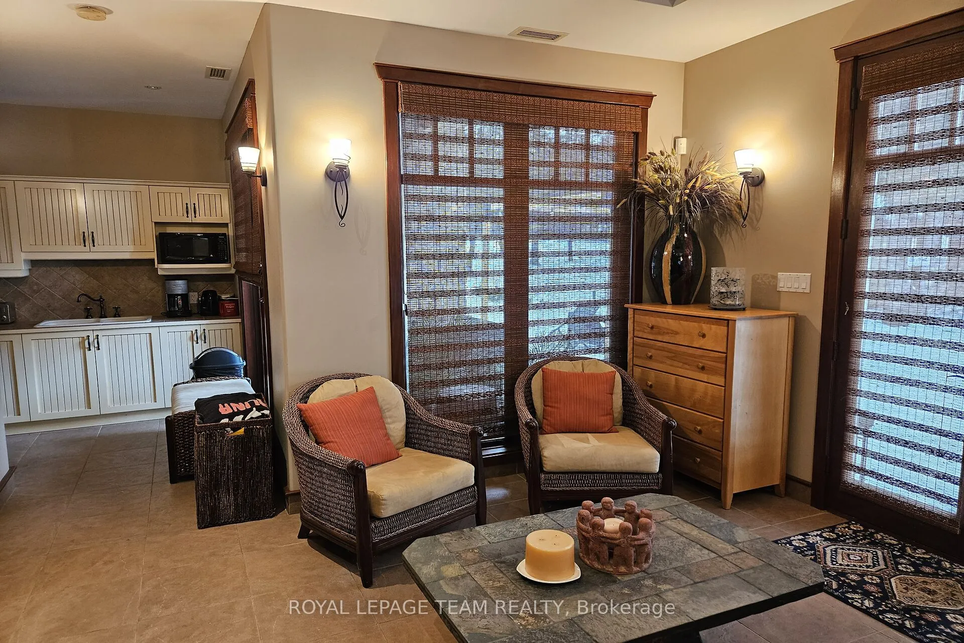 5849 QUEENSCOURT Crescent