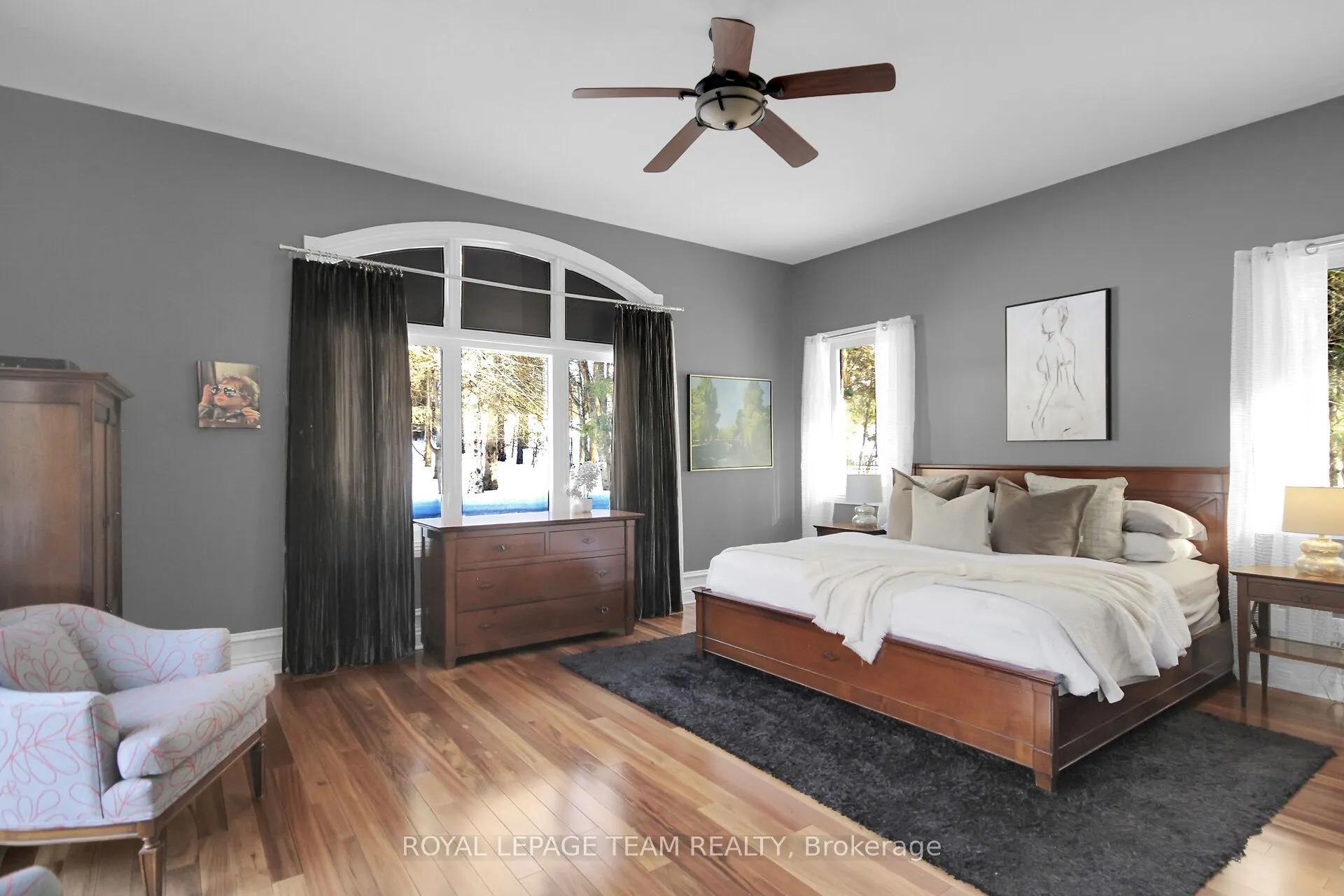 5849 QUEENSCOURT Crescent