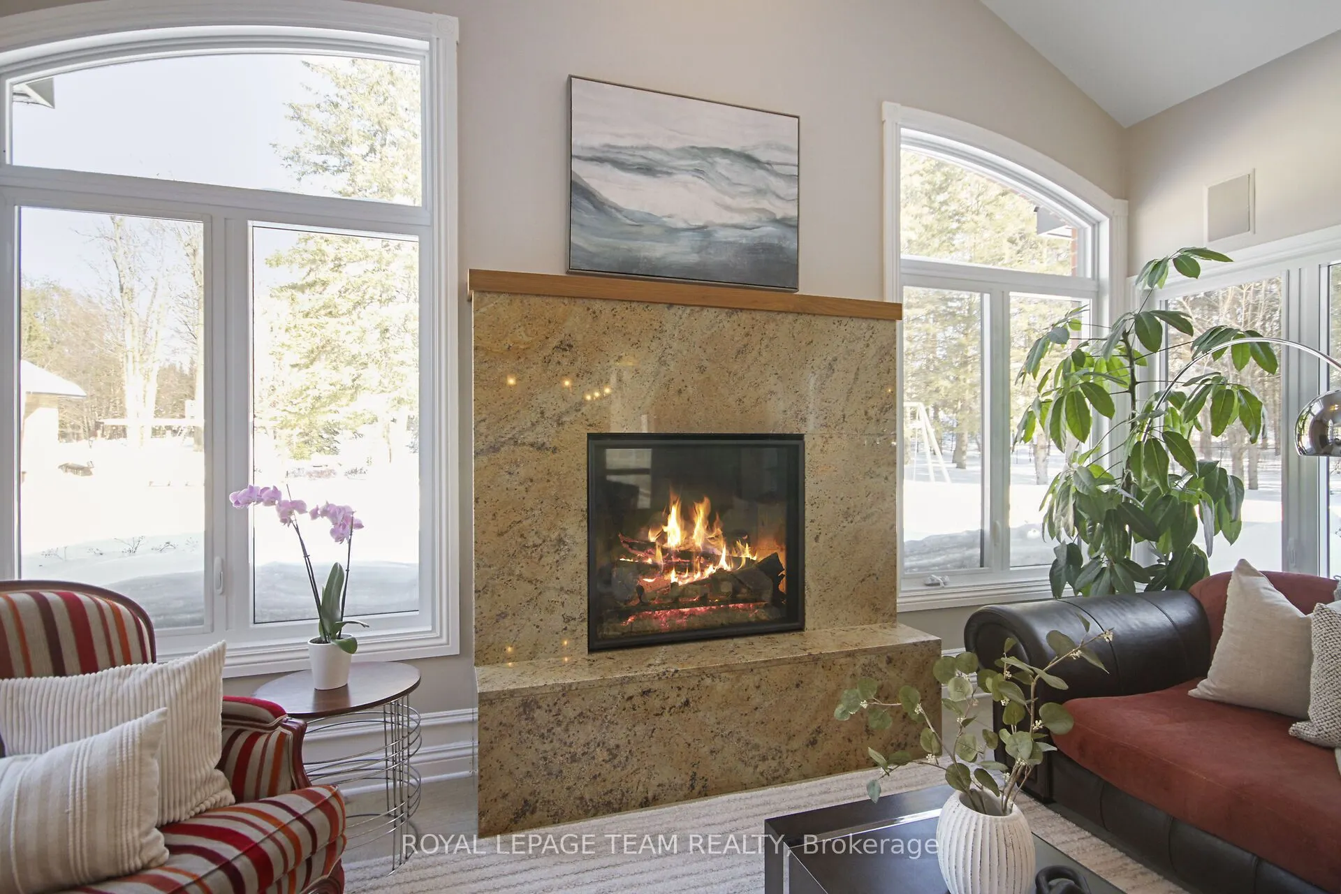 5849 QUEENSCOURT Crescent