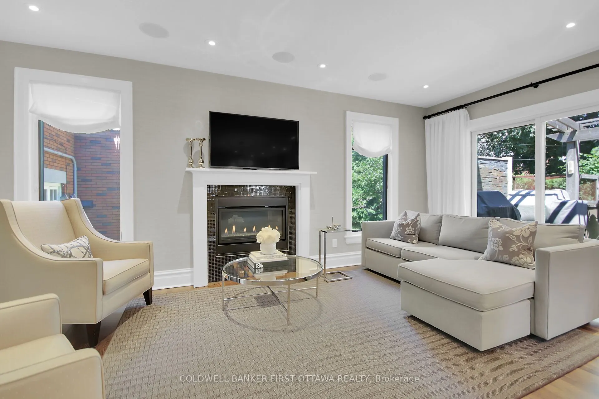 381 Huron Avenue S