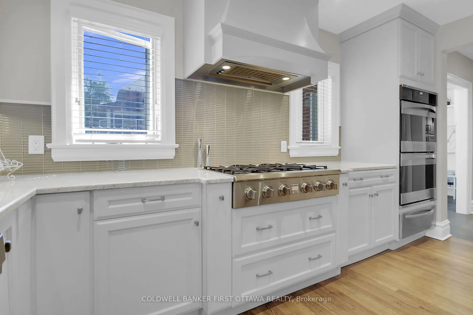 381 Huron Avenue S