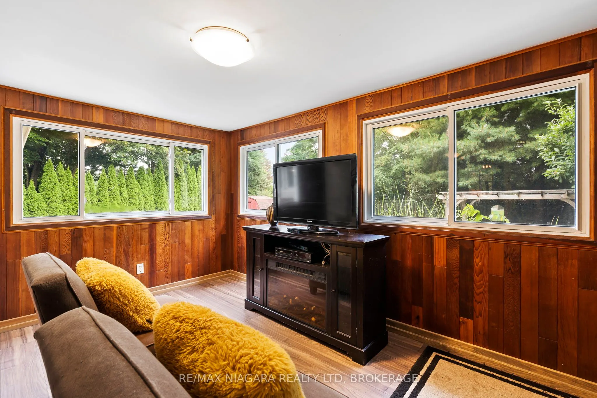 3416 Sheppard Crescent