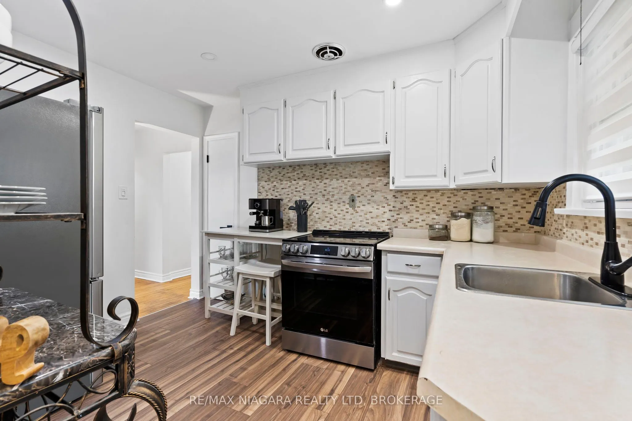 3416 Sheppard Crescent