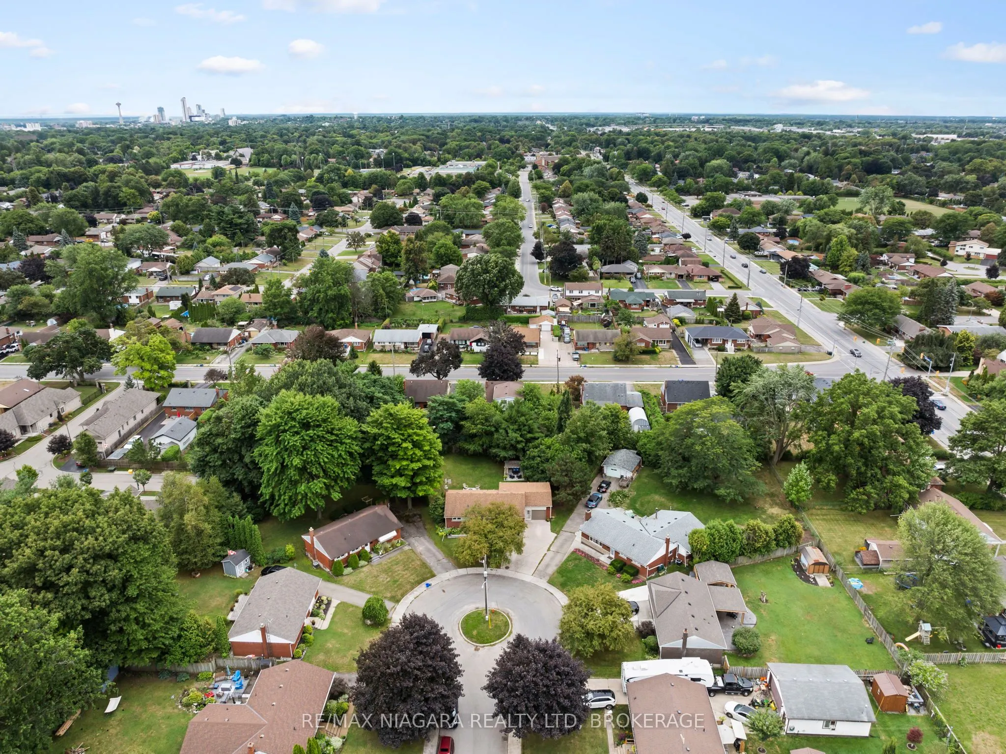 3416 Sheppard Crescent