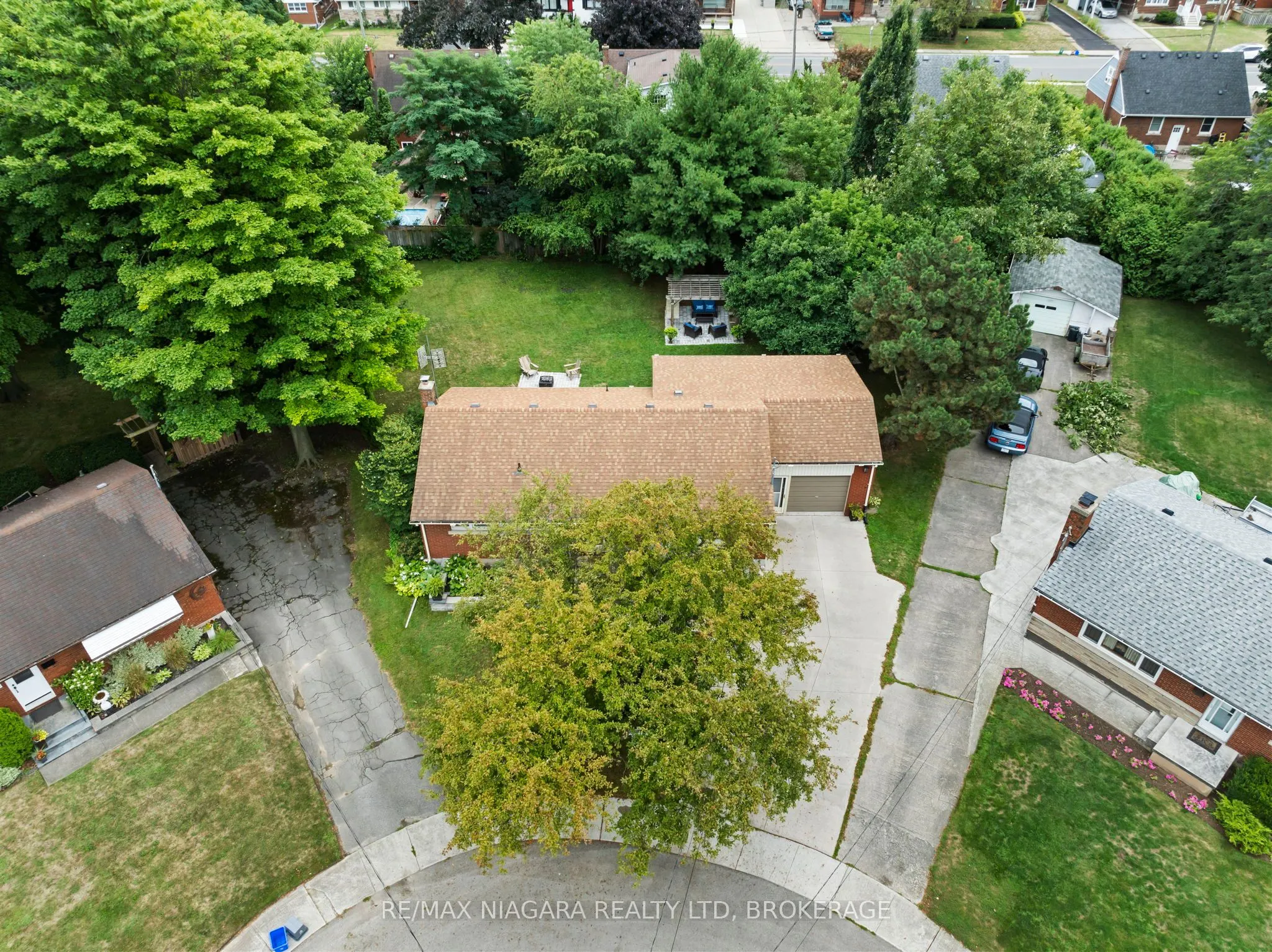 3416 Sheppard Crescent