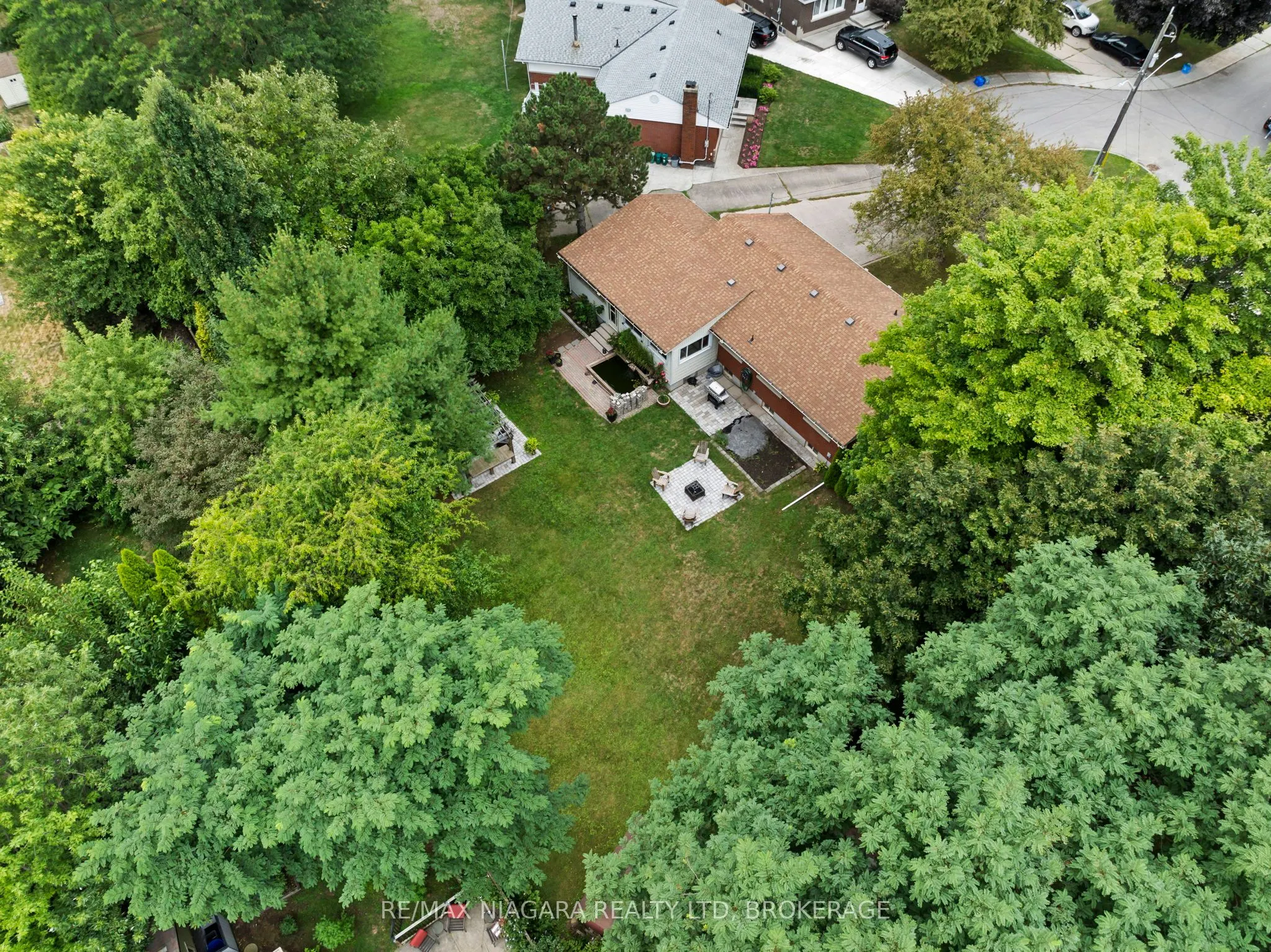 3416 Sheppard Crescent