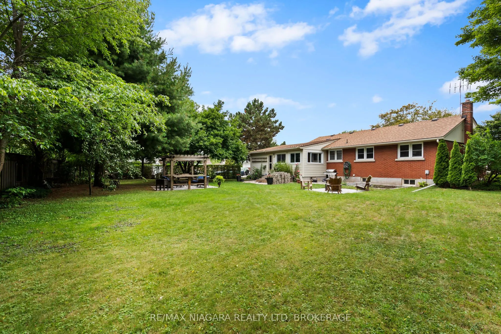 3416 Sheppard Crescent