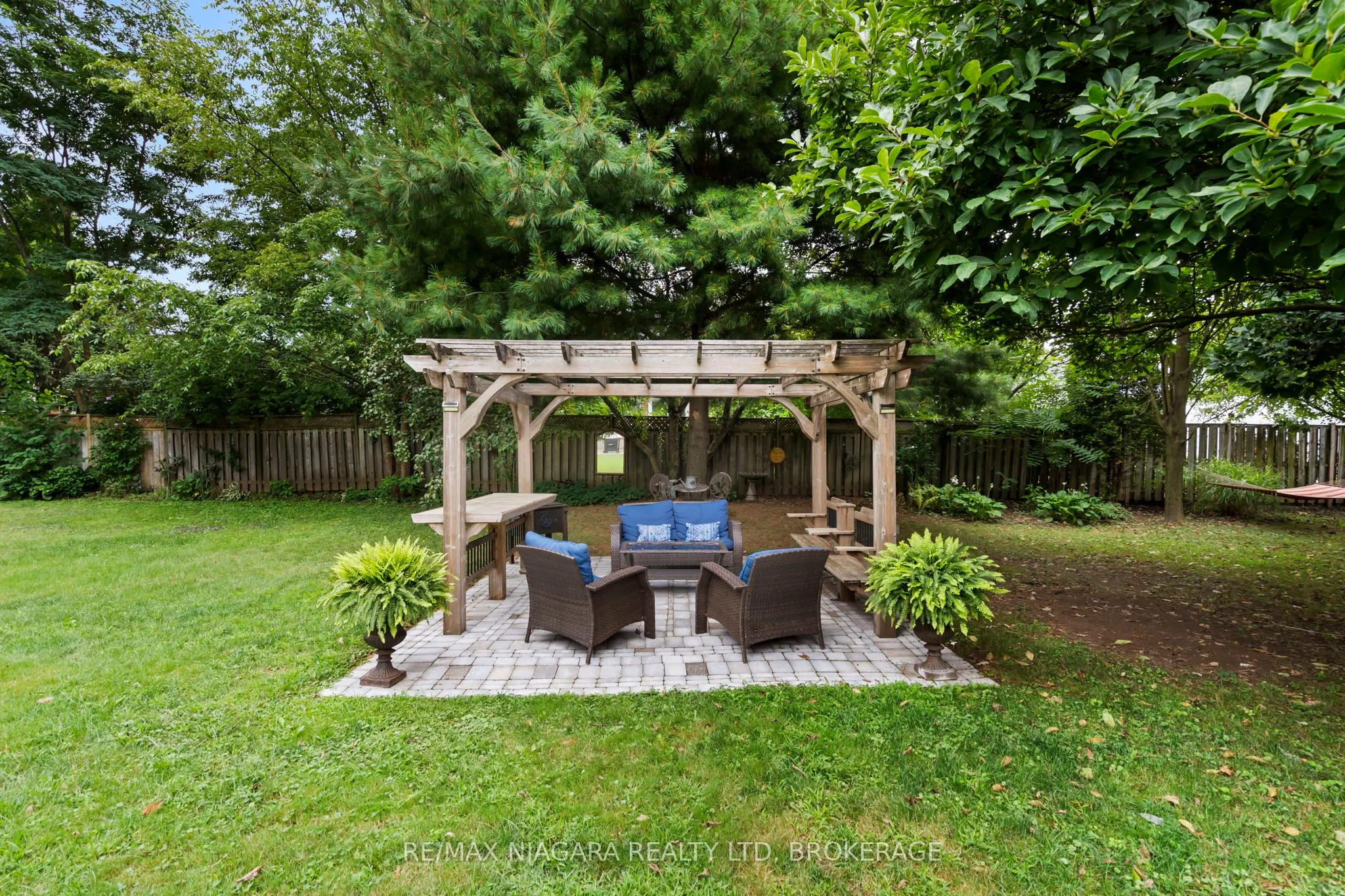 3416 Sheppard Crescent