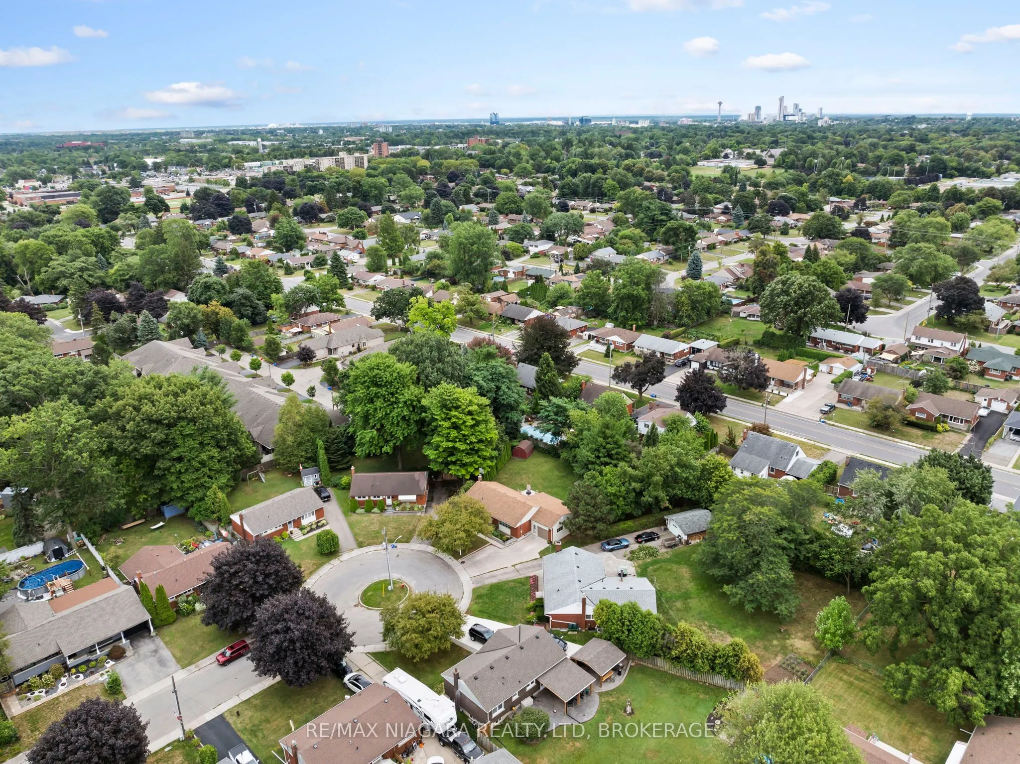 3416 Sheppard Crescent
