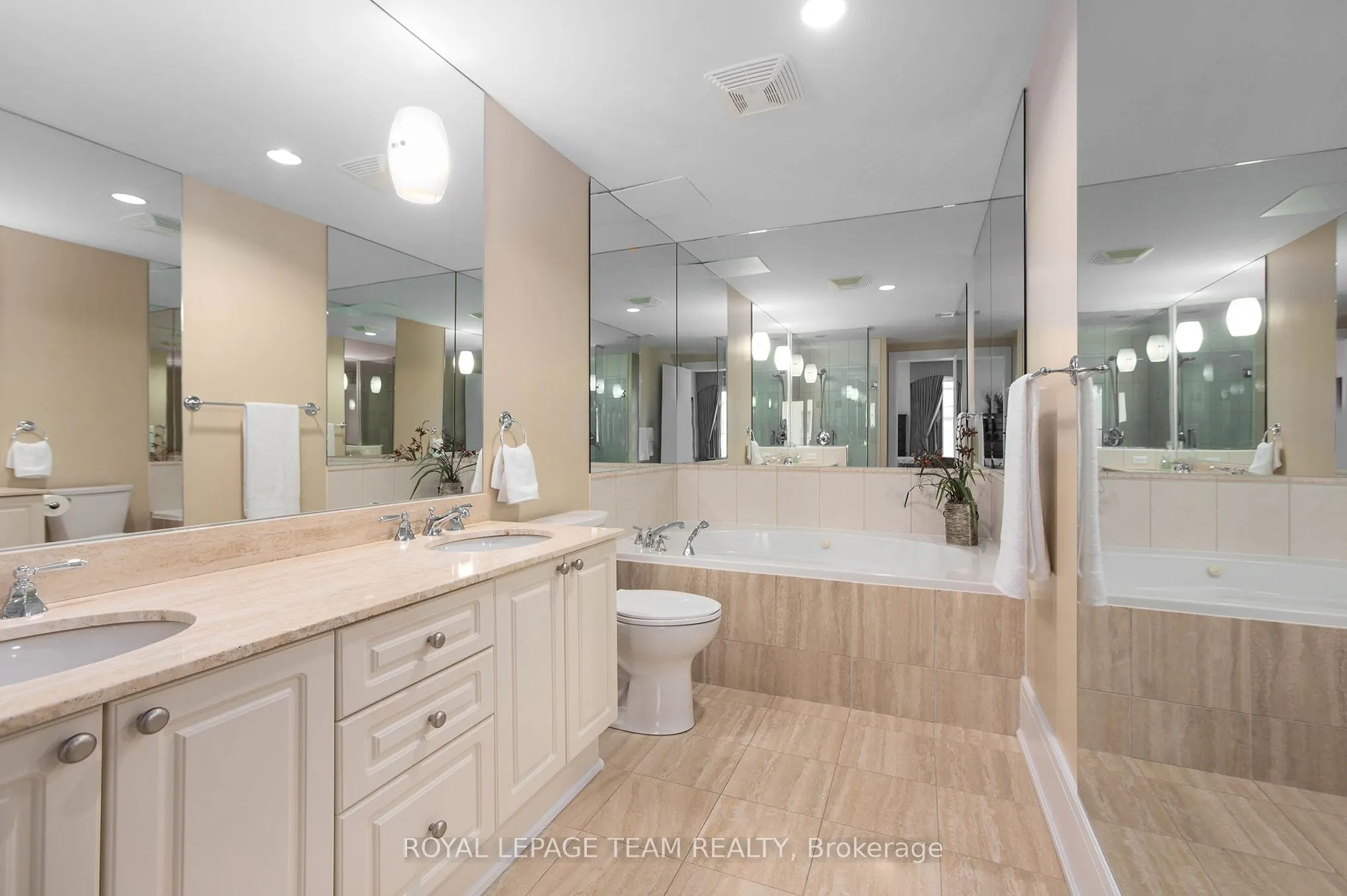 700 SUSSEX Drive, #410