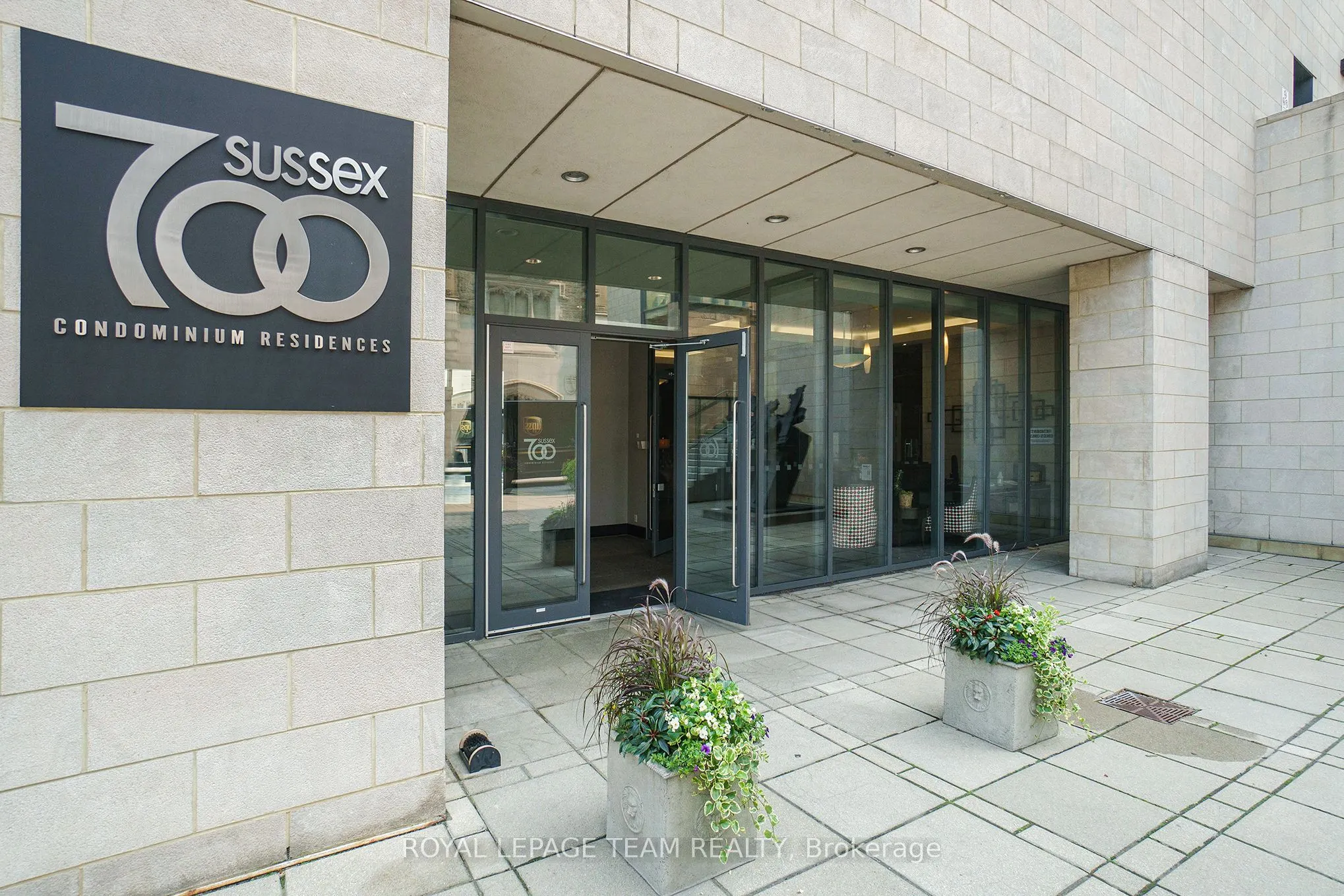 700 SUSSEX Drive, #410
