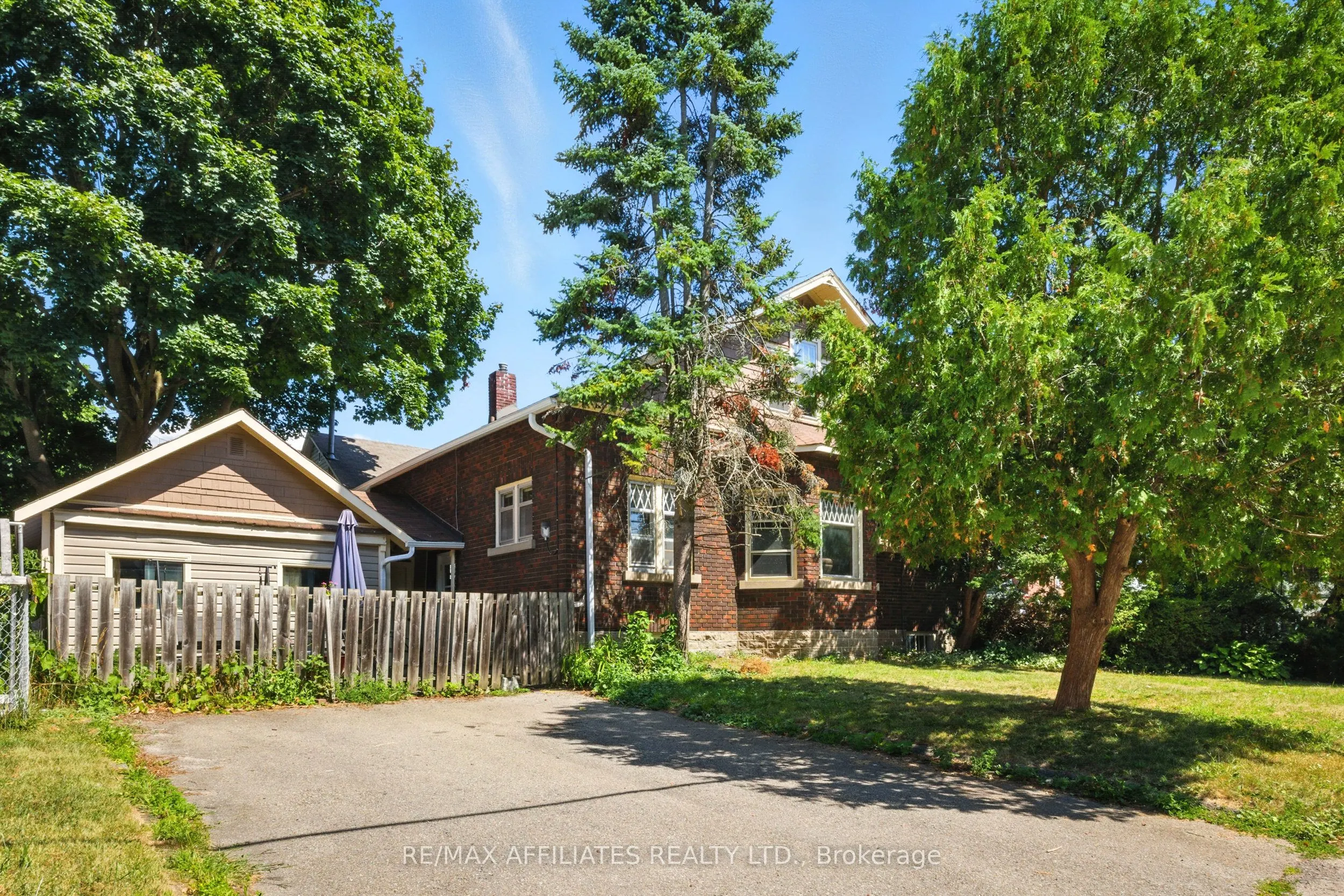 88 Main Street E
