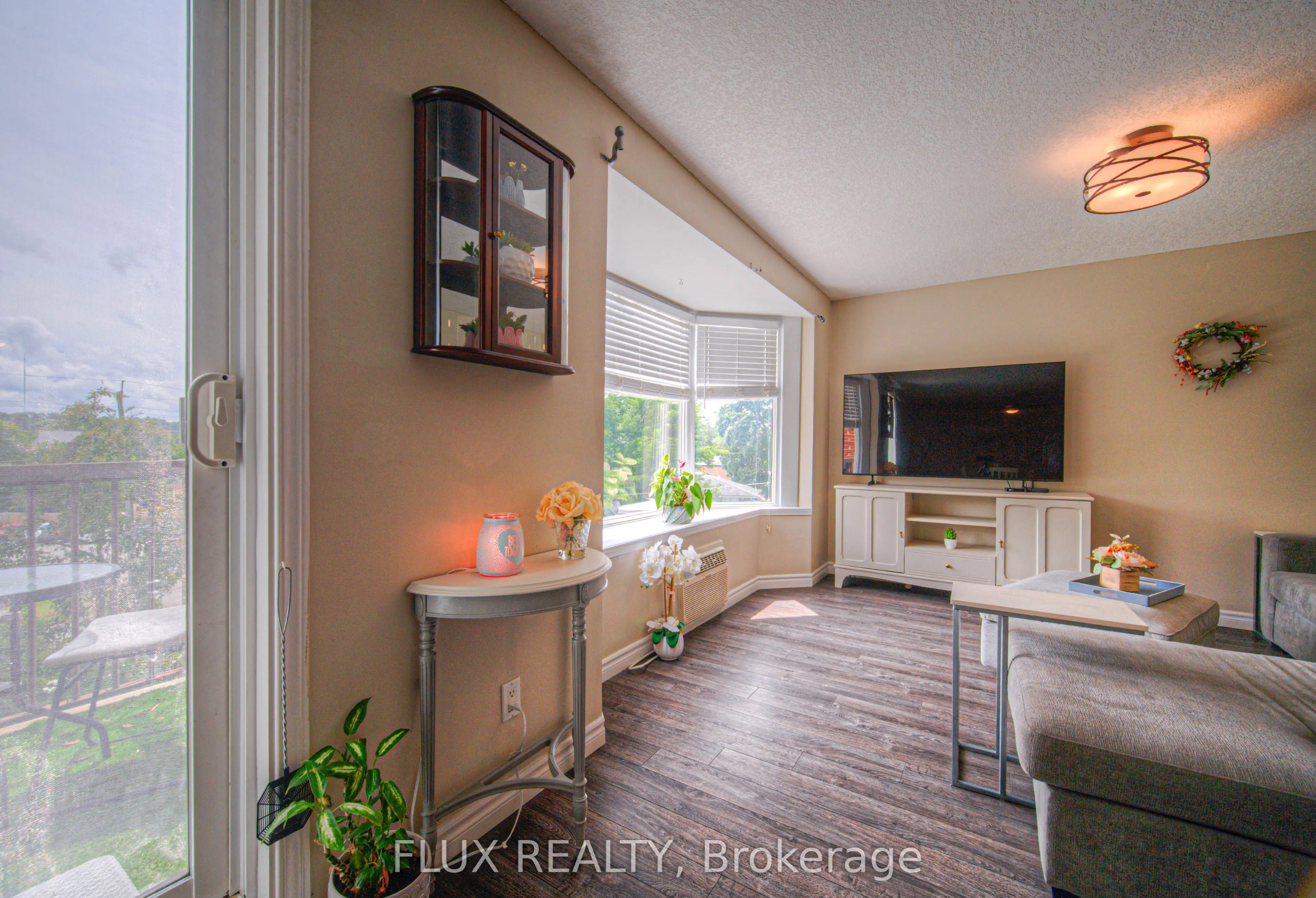 50 Gibson Street, #301