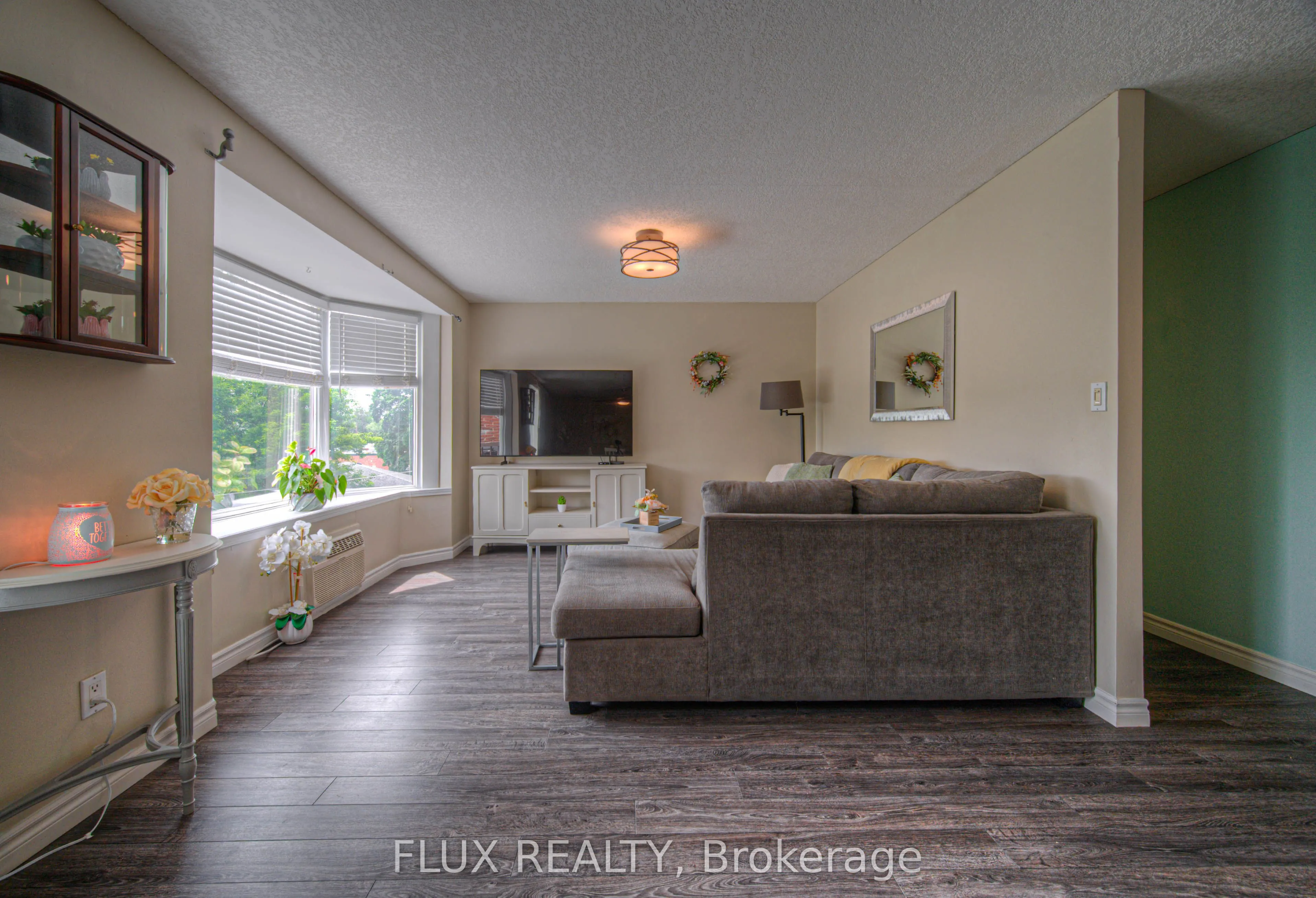 50 Gibson Street, #301