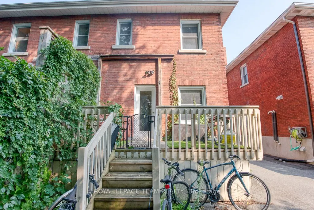 12 Foster Street