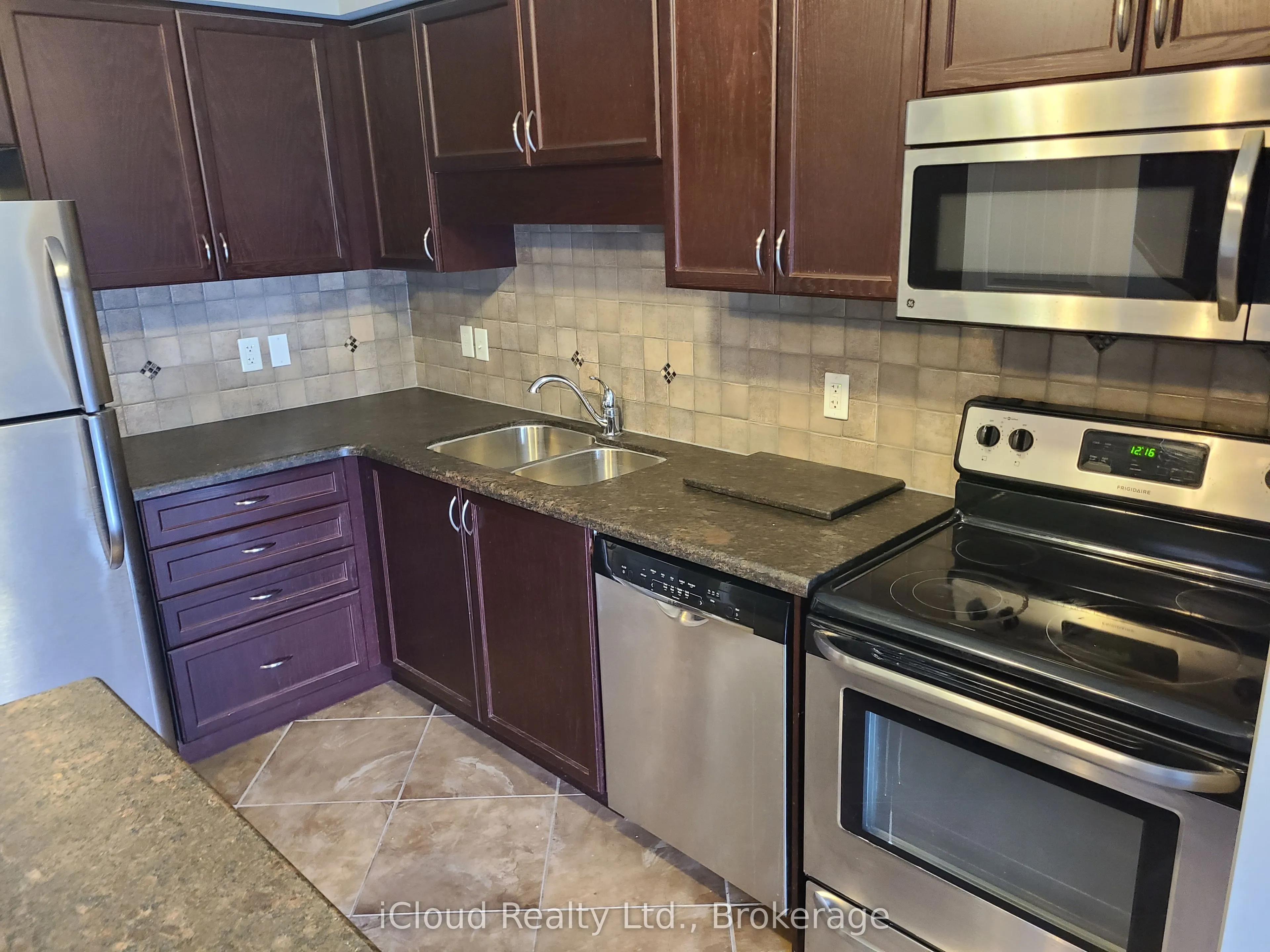535 Margaret Street, #24