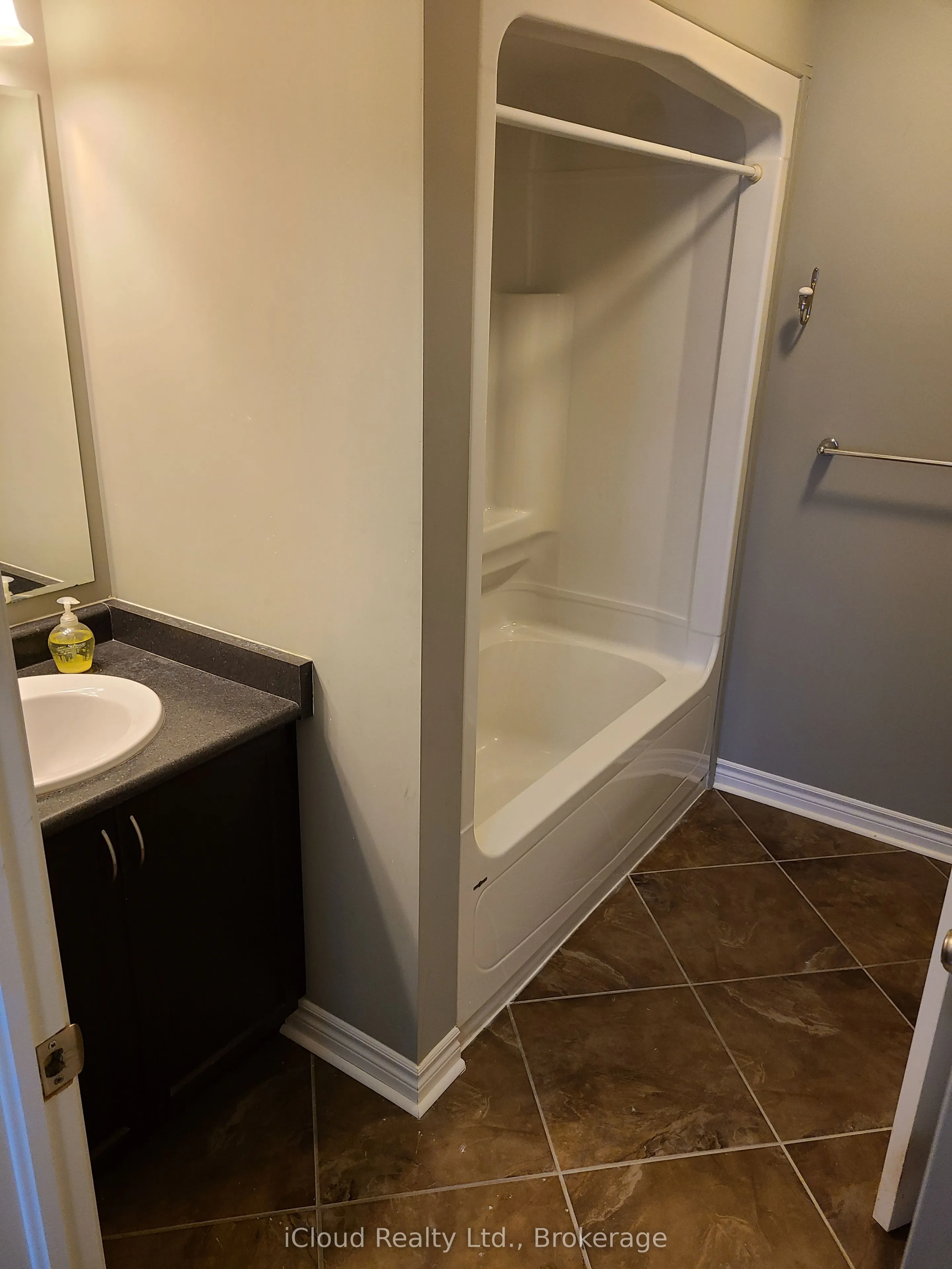 535 Margaret Street, #24