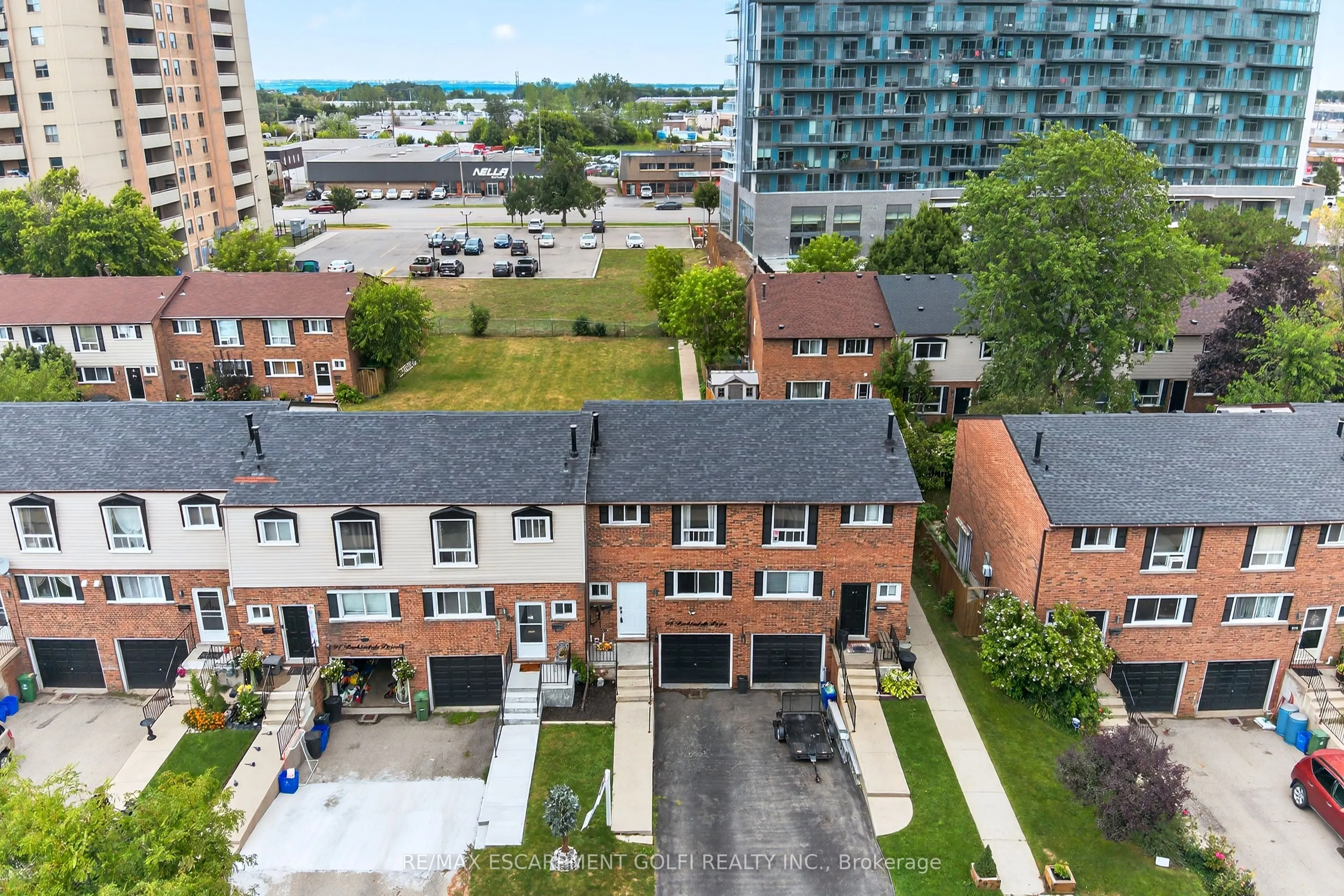 75 Berkindale Drive, #95