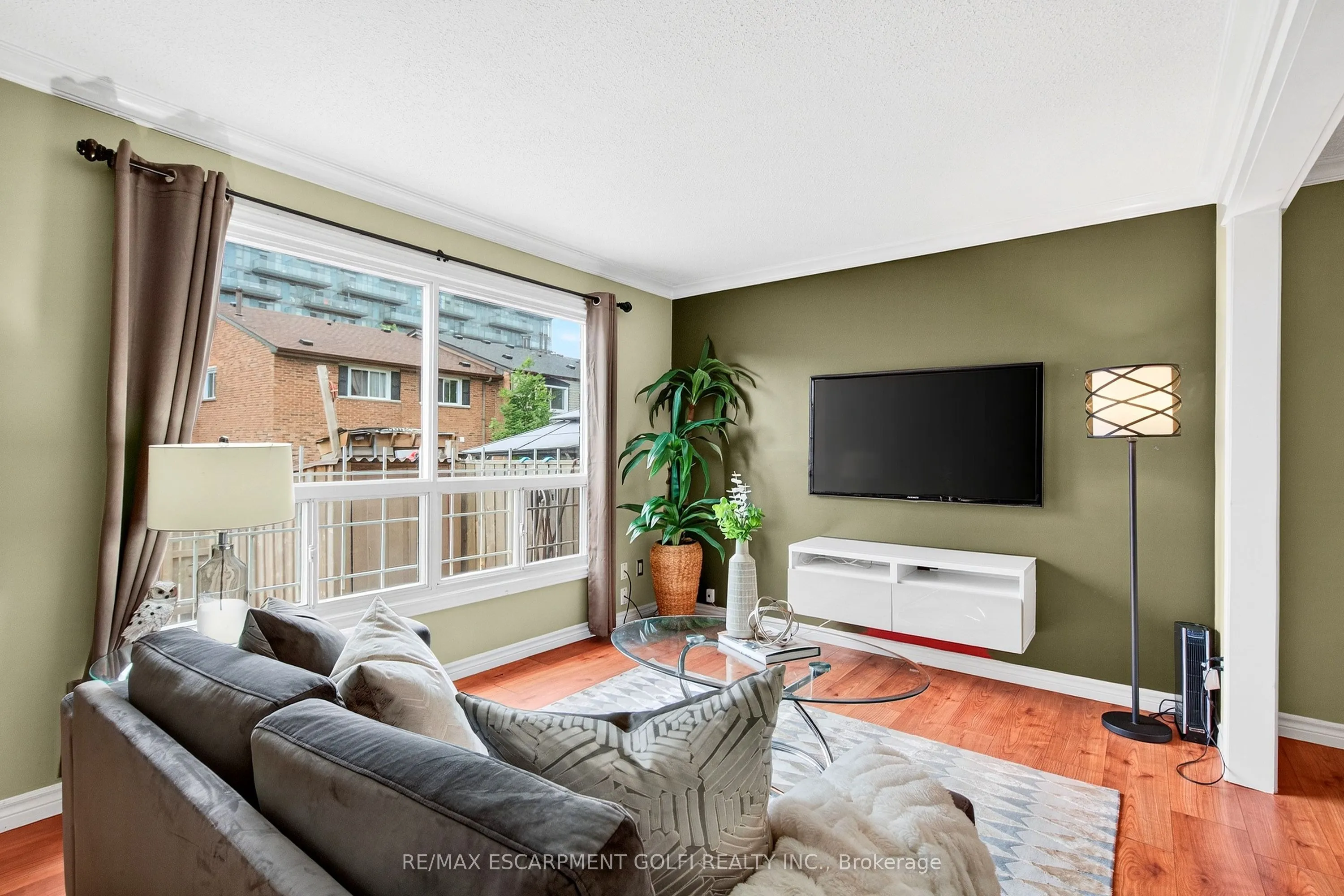 75 Berkindale Drive, #95