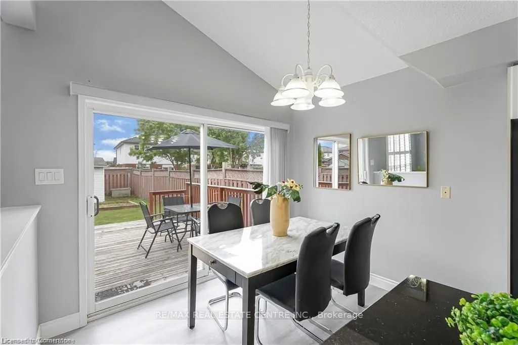 257 Grey Fox Drive, #Upper