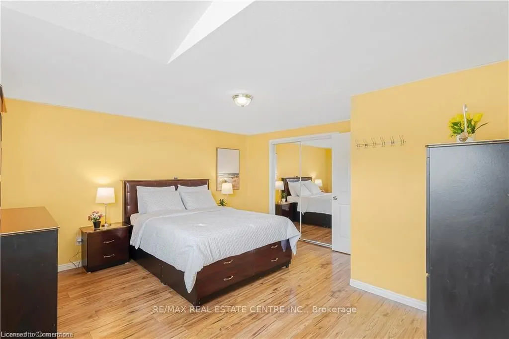 257 Grey Fox Drive, #Upper