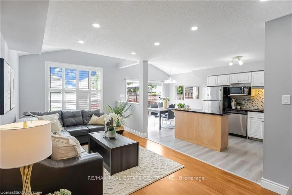 257 Grey Fox Drive, #Upper