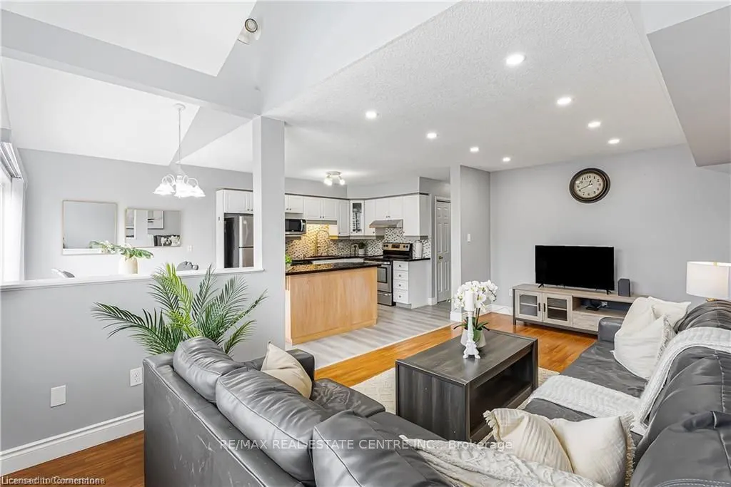 257 Grey Fox Drive, #Upper