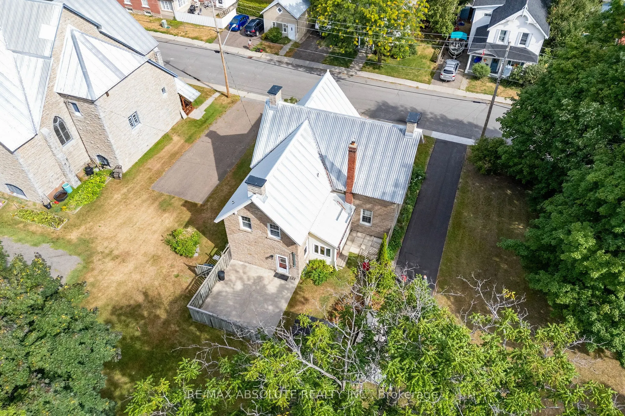 24 Ottawa Street