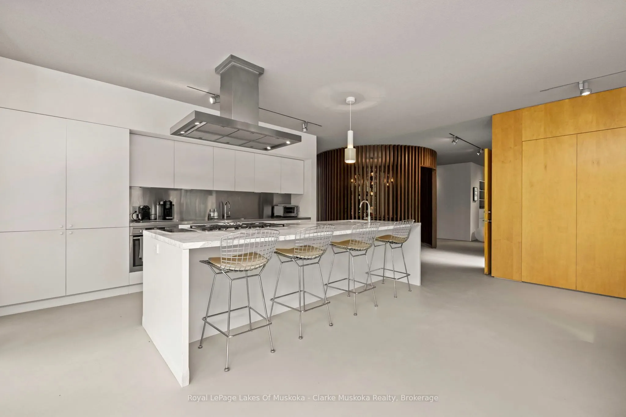 1114 Road 3200