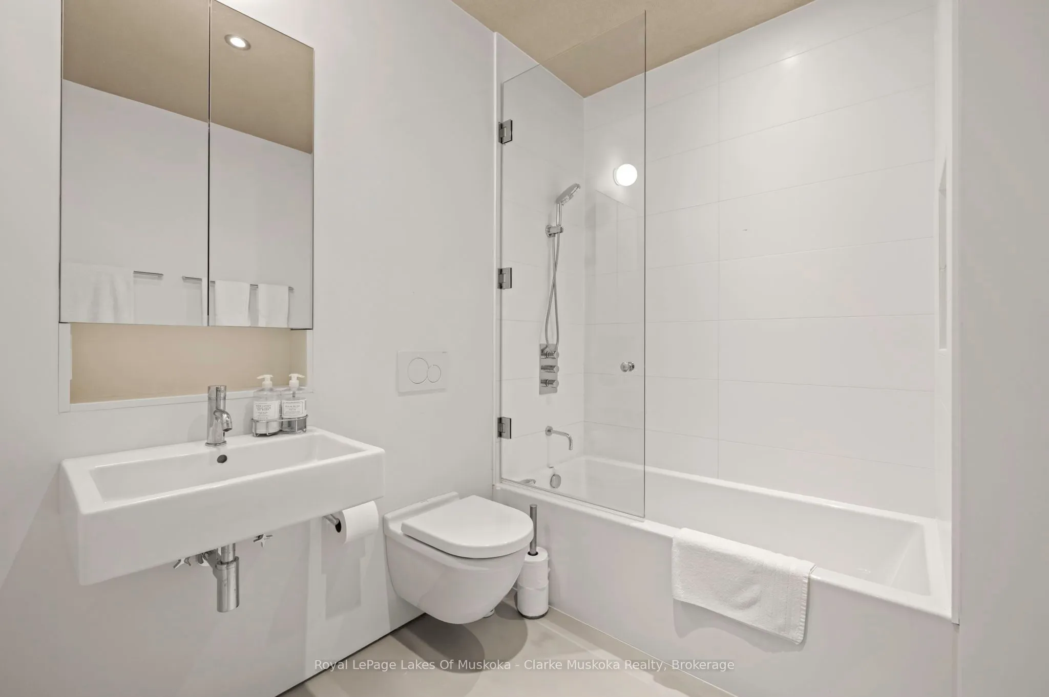 1114 Road 3200