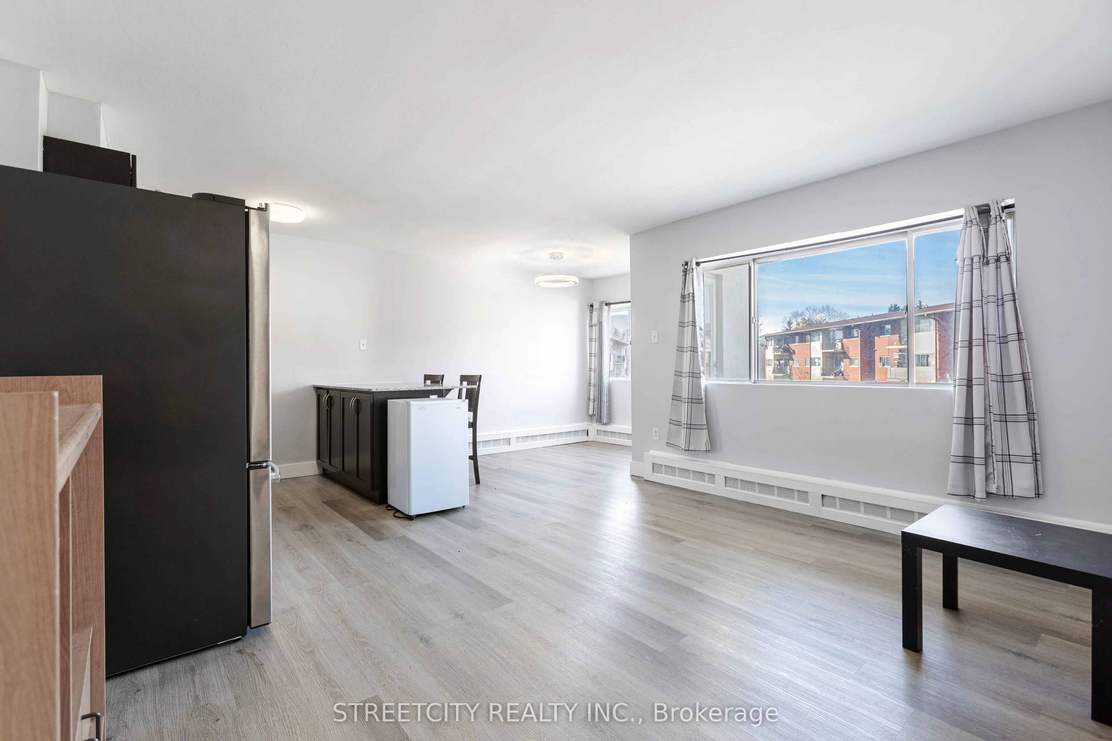 1172 HAMILTON Road E, #210