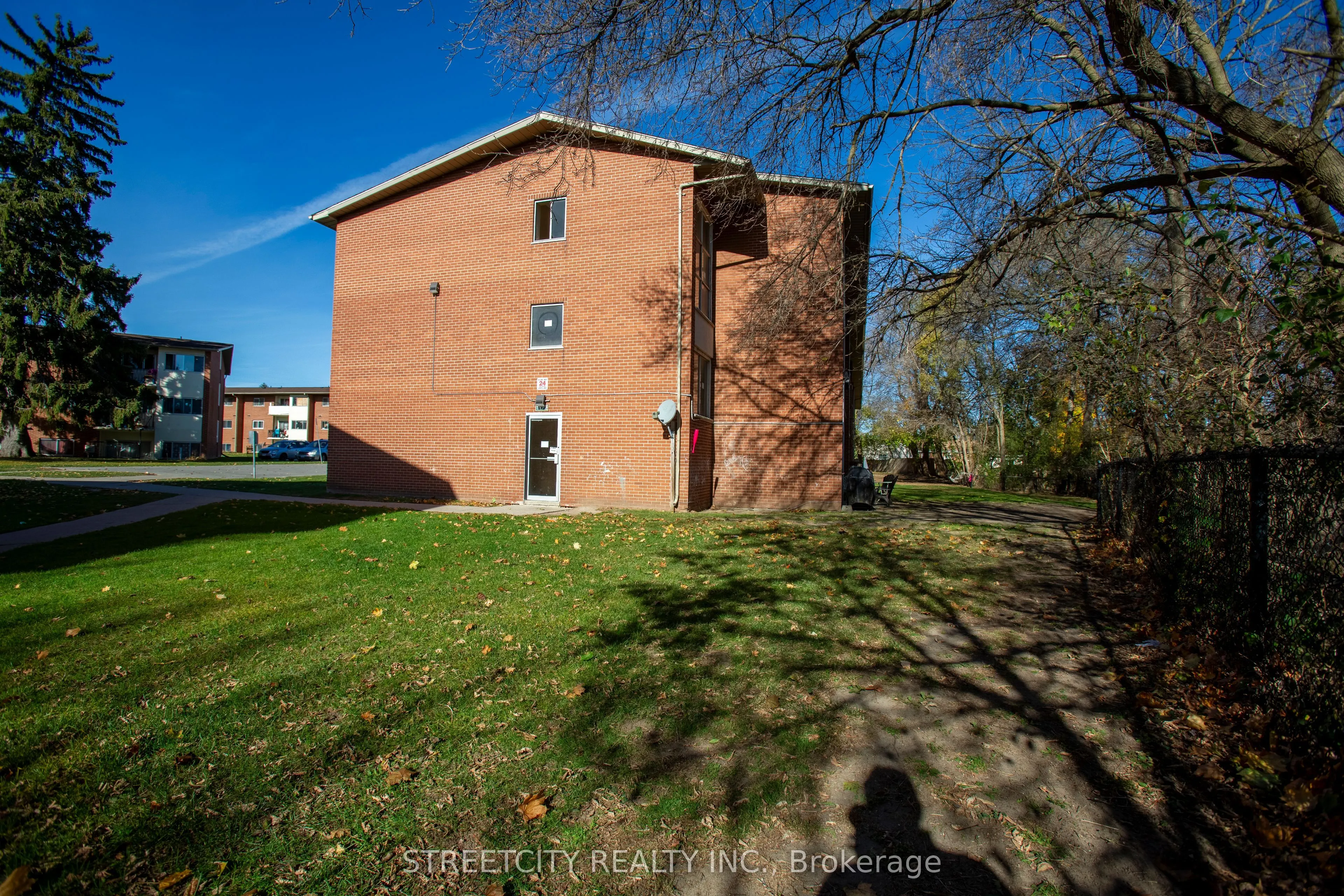 1172 HAMILTON Road E, #210