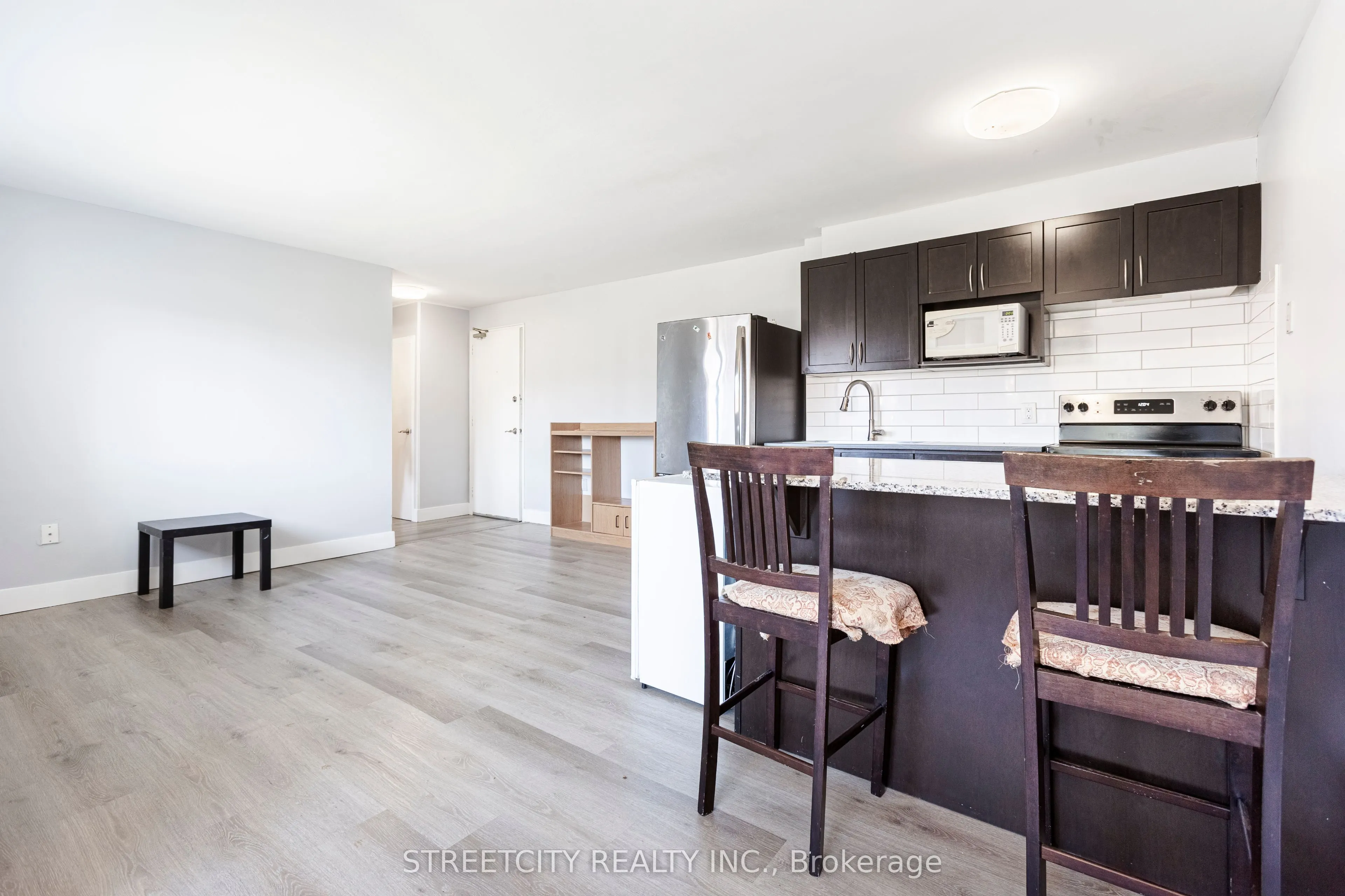 1172 HAMILTON Road E, #210