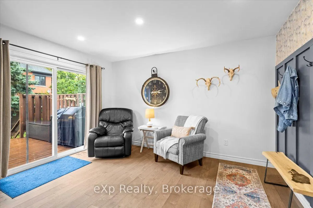 40 Arthur Street W