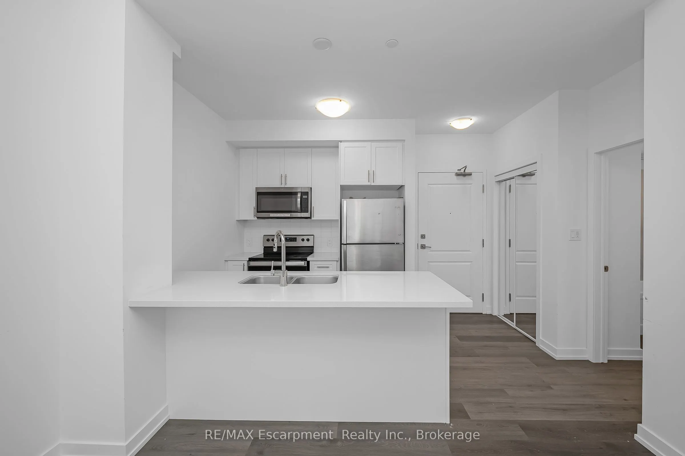 470 Dundas Street E, #514