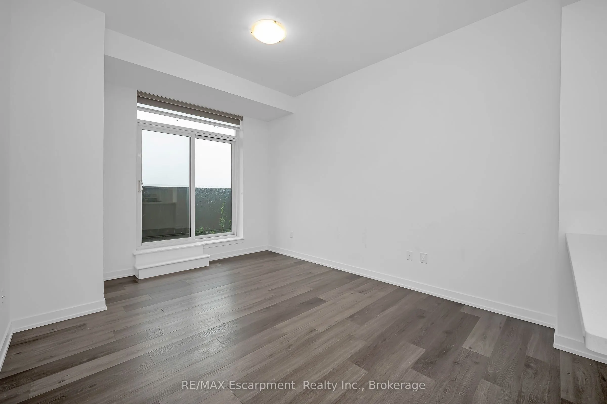 470 Dundas Street E, #514