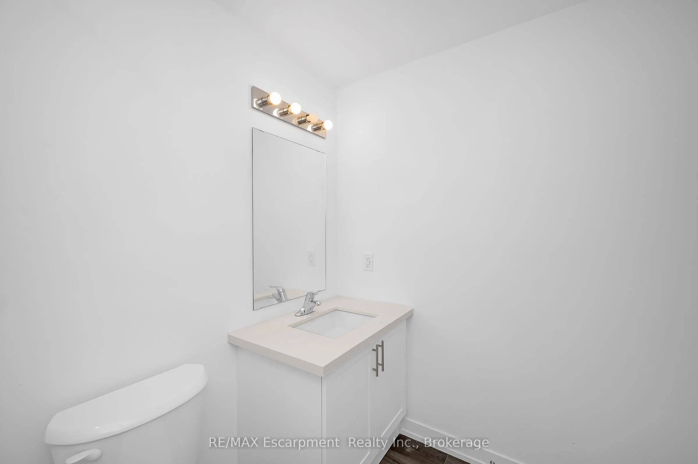 470 Dundas Street E, #514