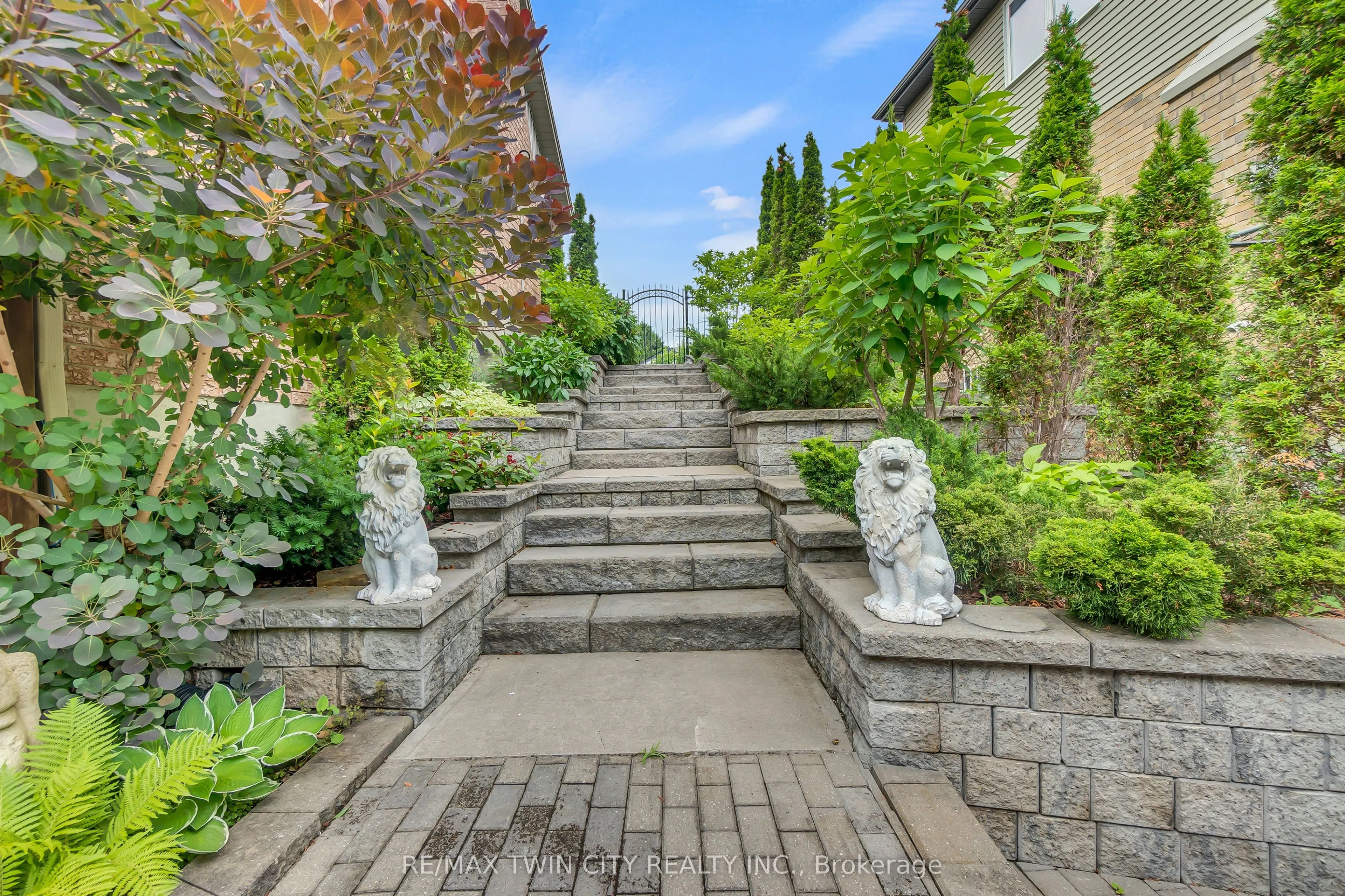 107 Chandos Drive