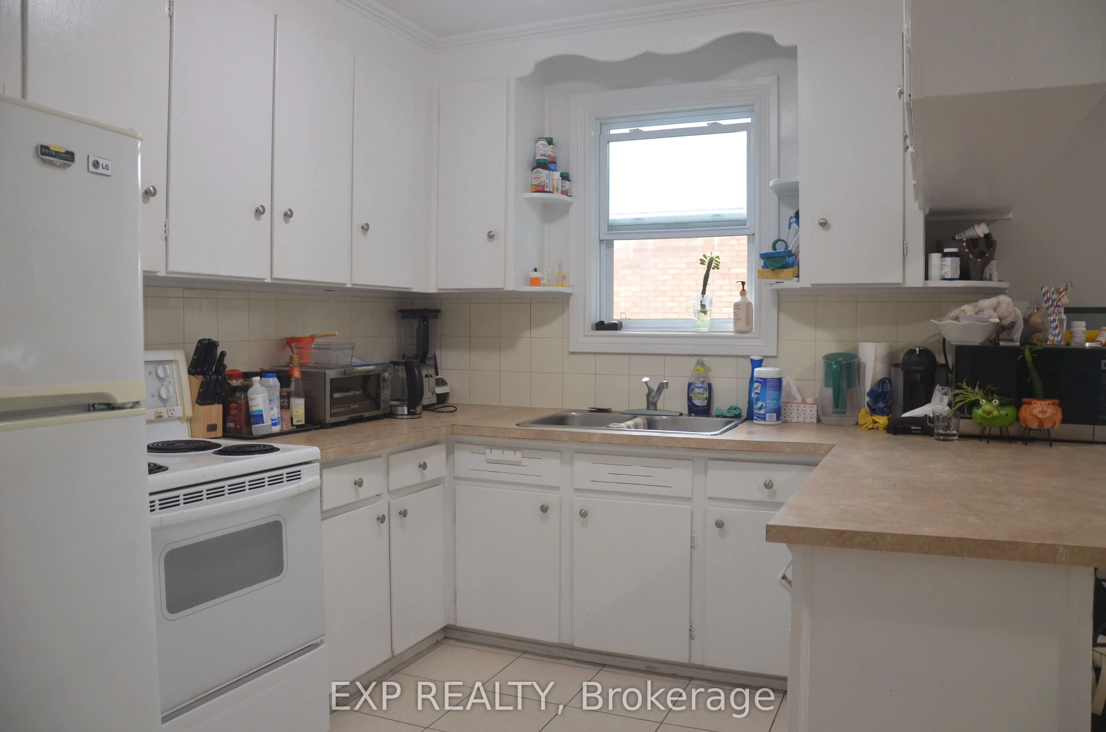42 LAVERGNE ST Street E, #2