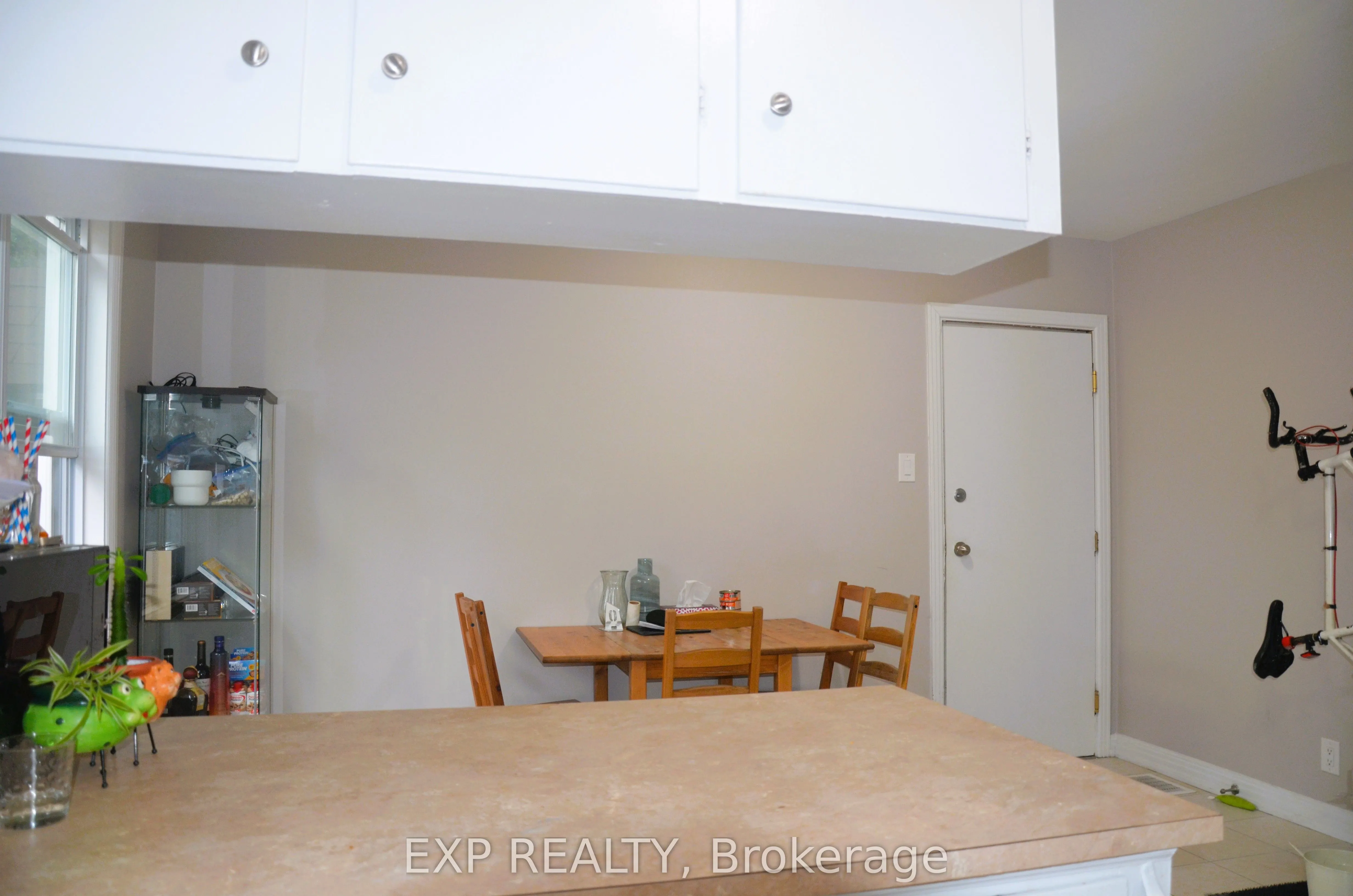 42 LAVERGNE ST Street E, #2