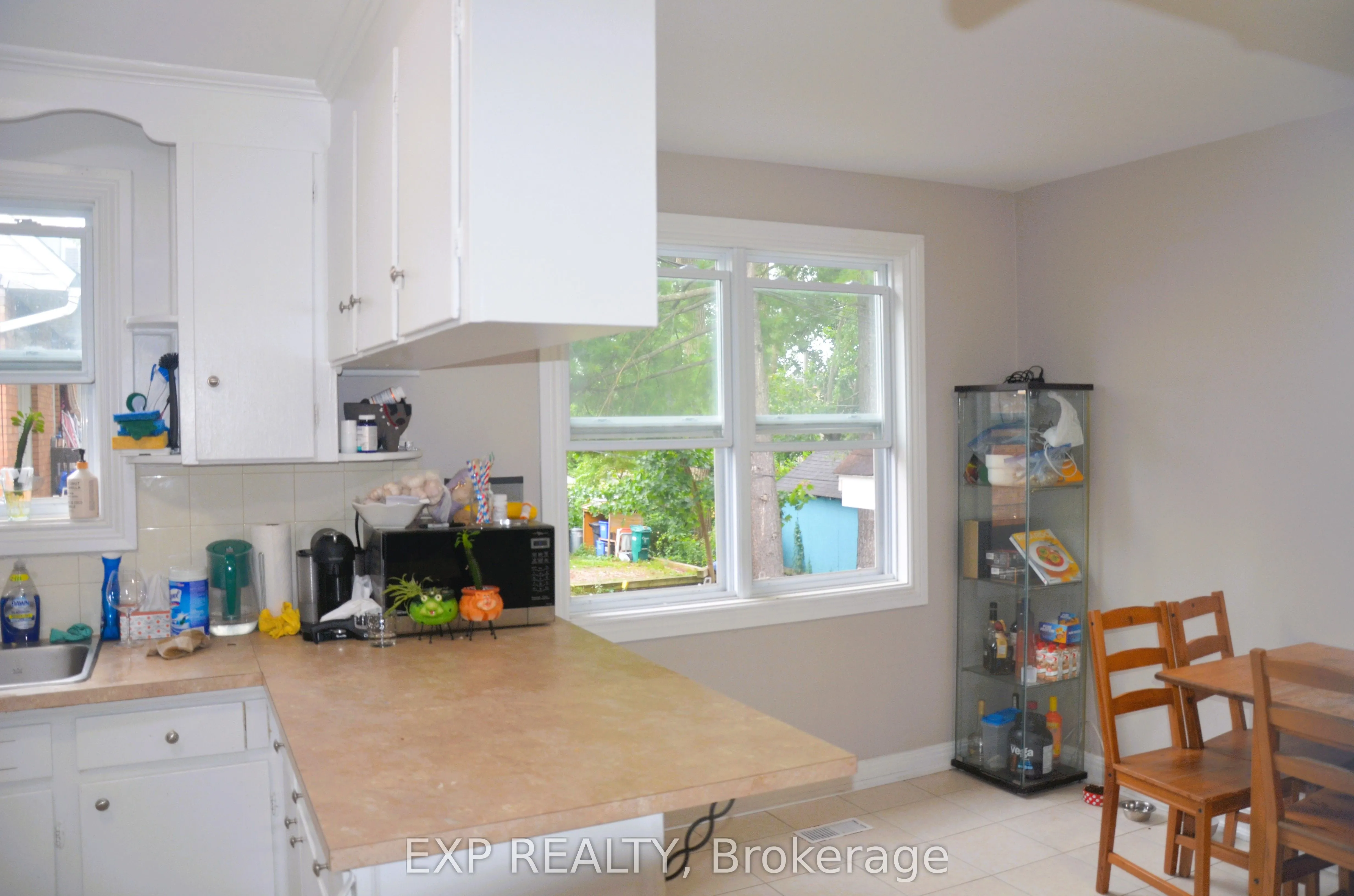 42 LAVERGNE ST Street E, #2